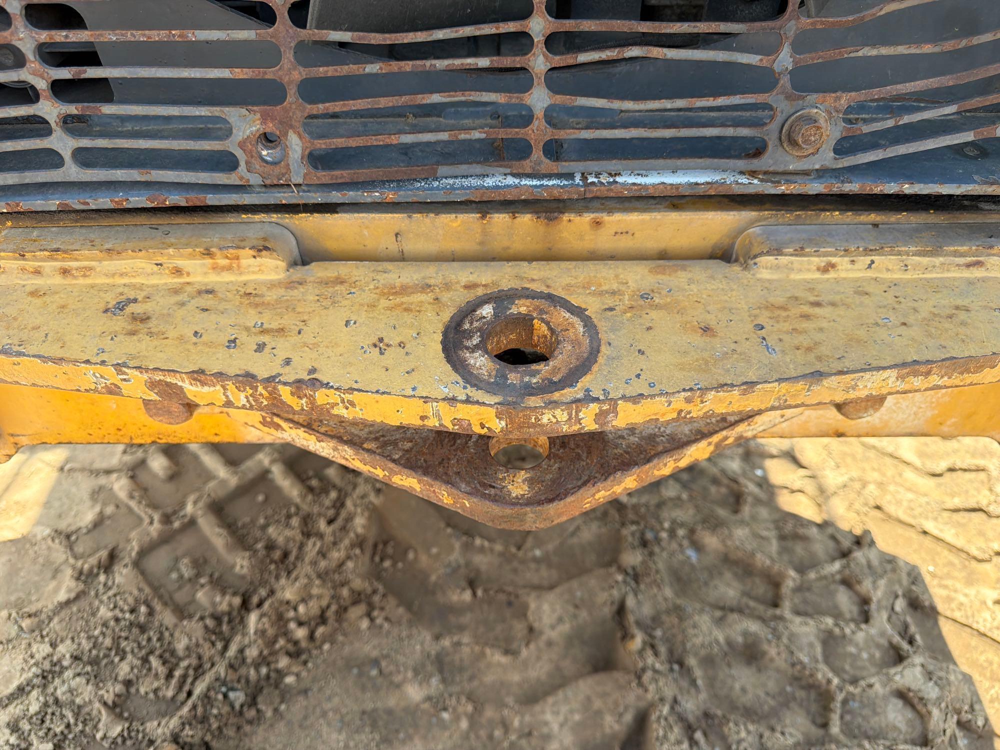 John Deere 624J
