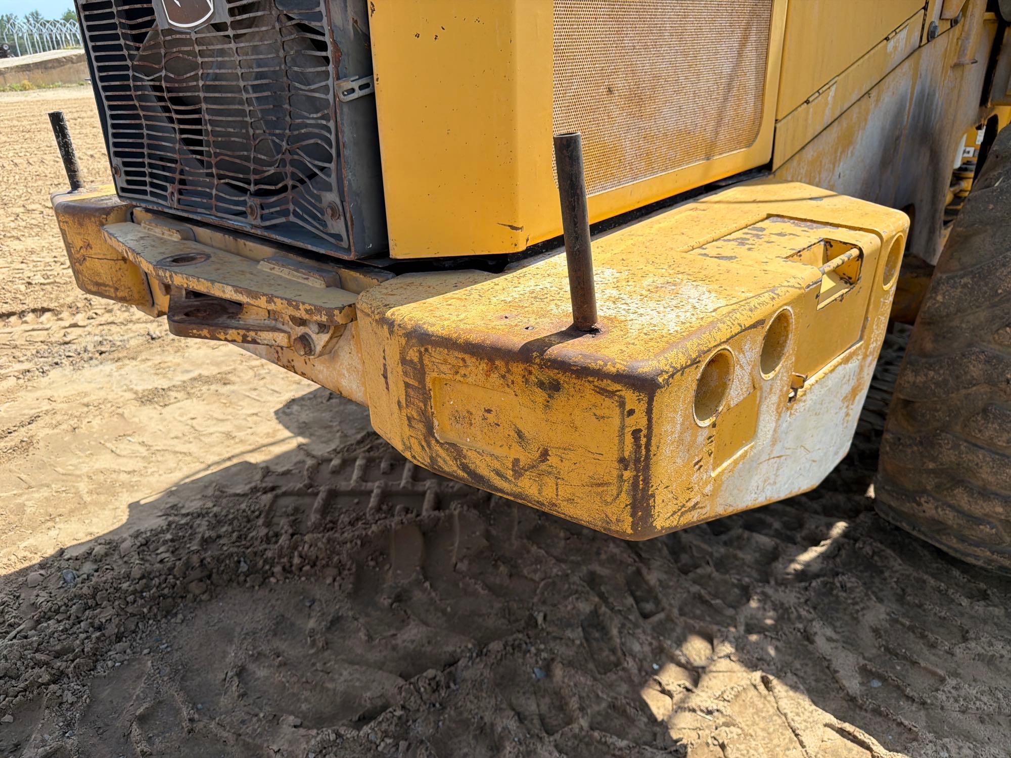 John Deere 624J