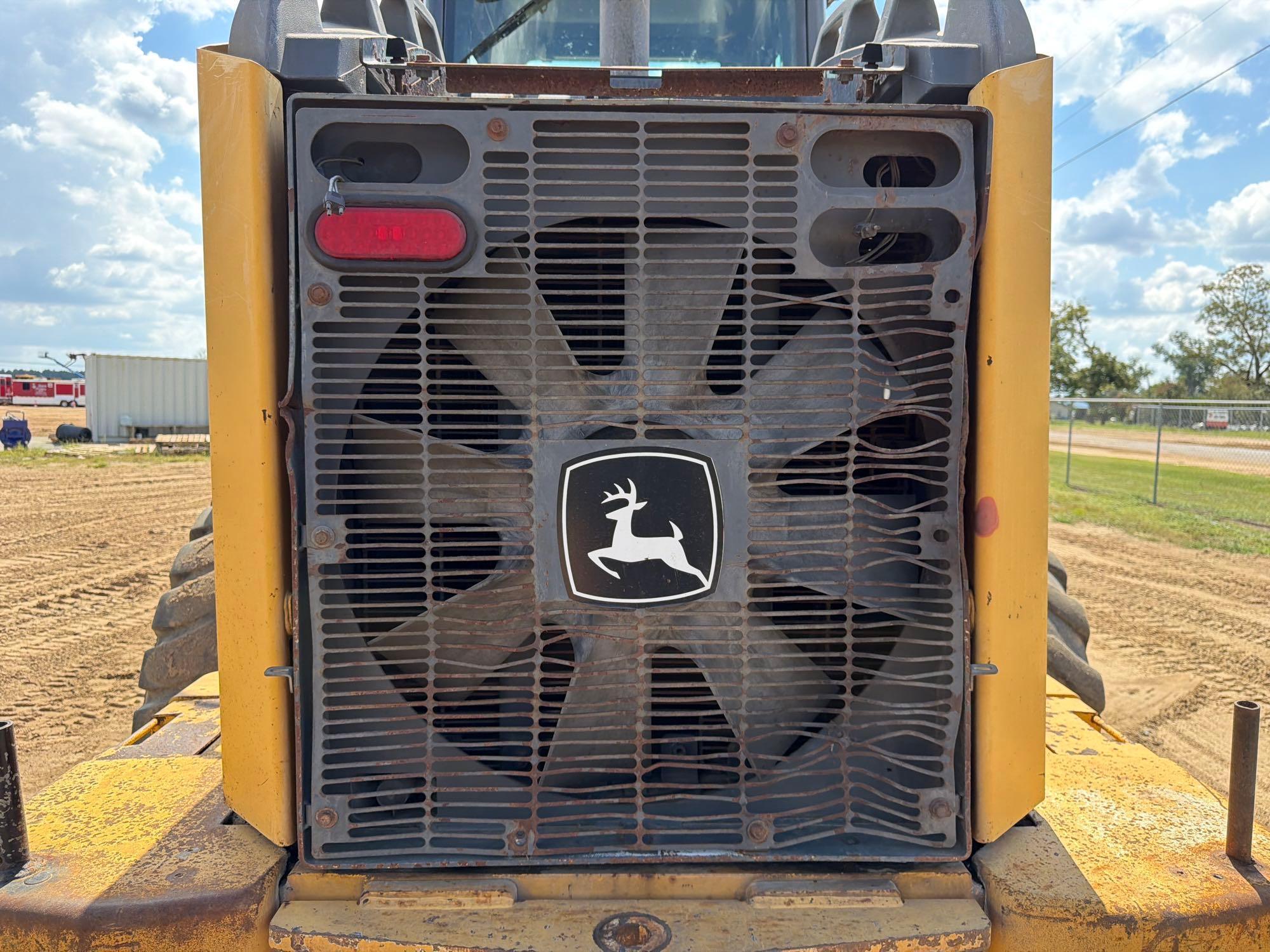 John Deere 624J