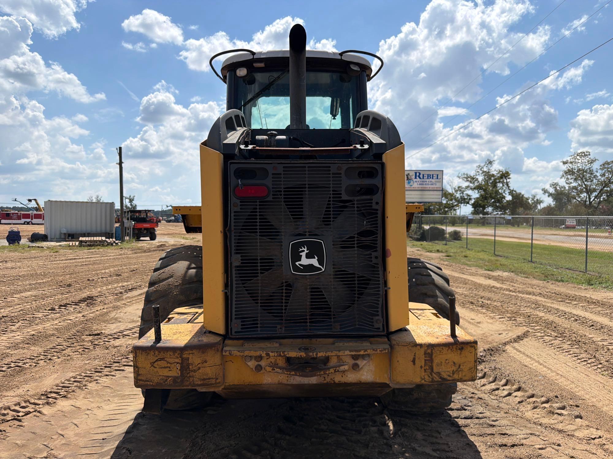 John Deere 624J