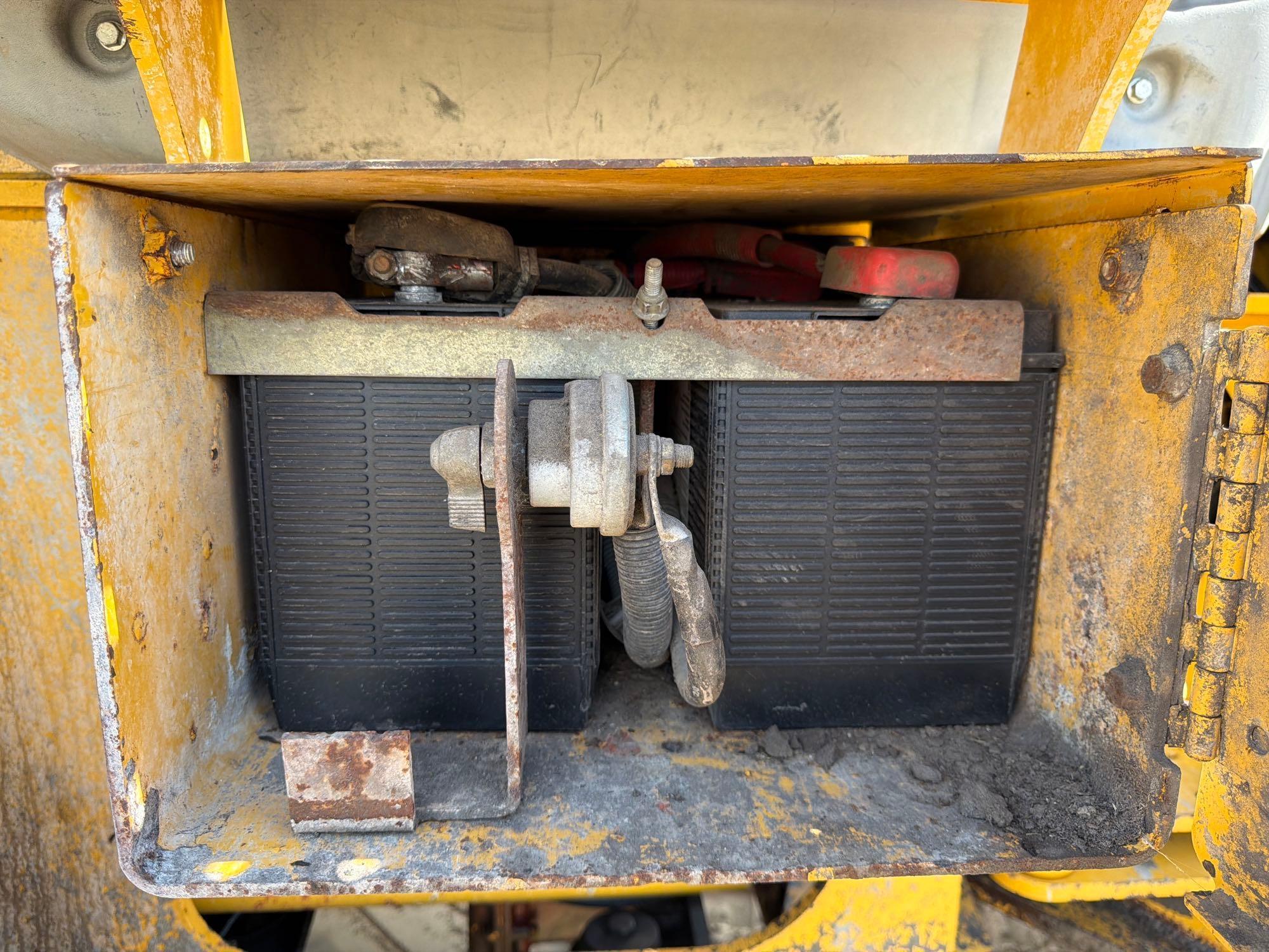 John Deere 624J