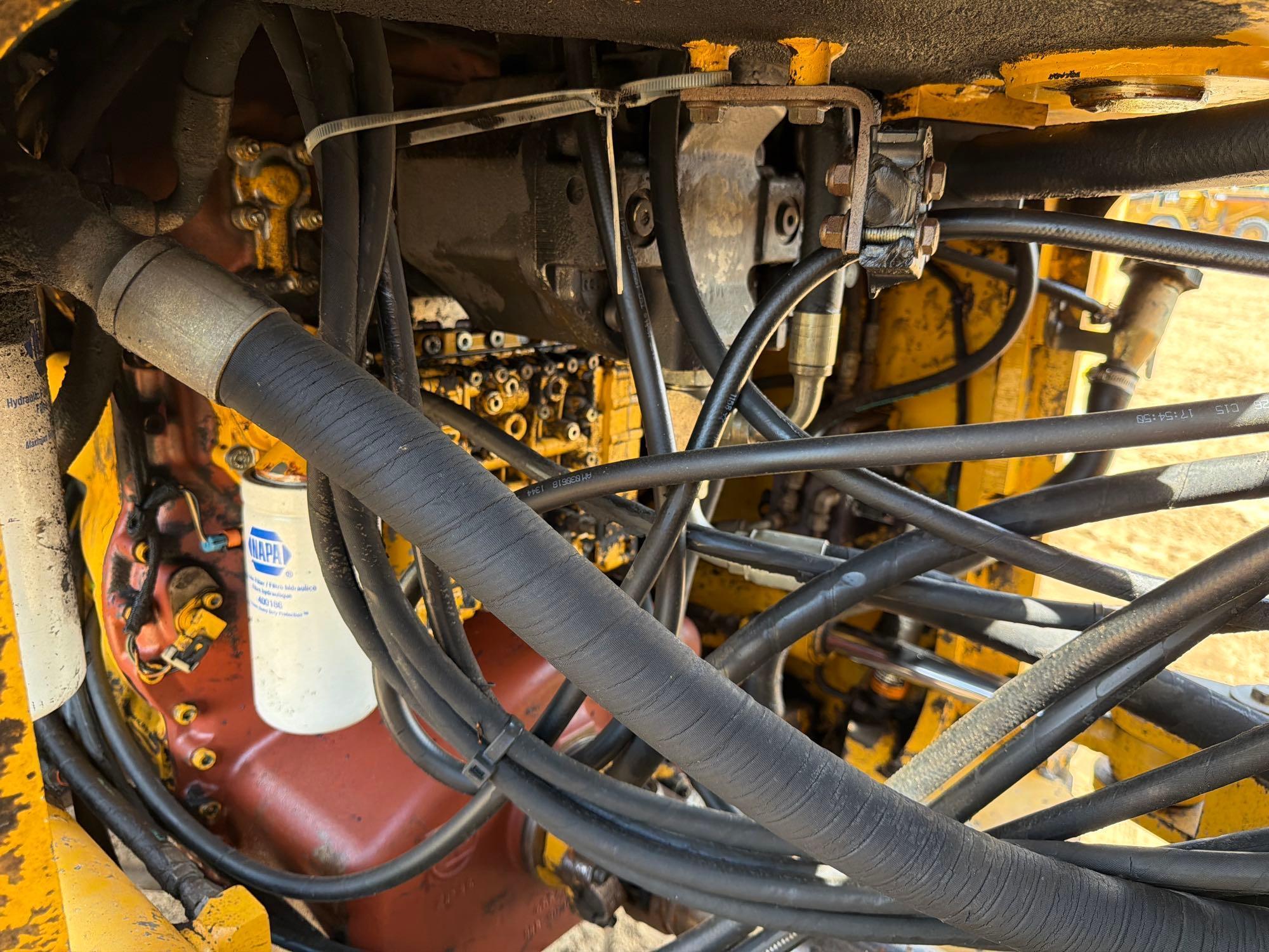 John Deere 624J