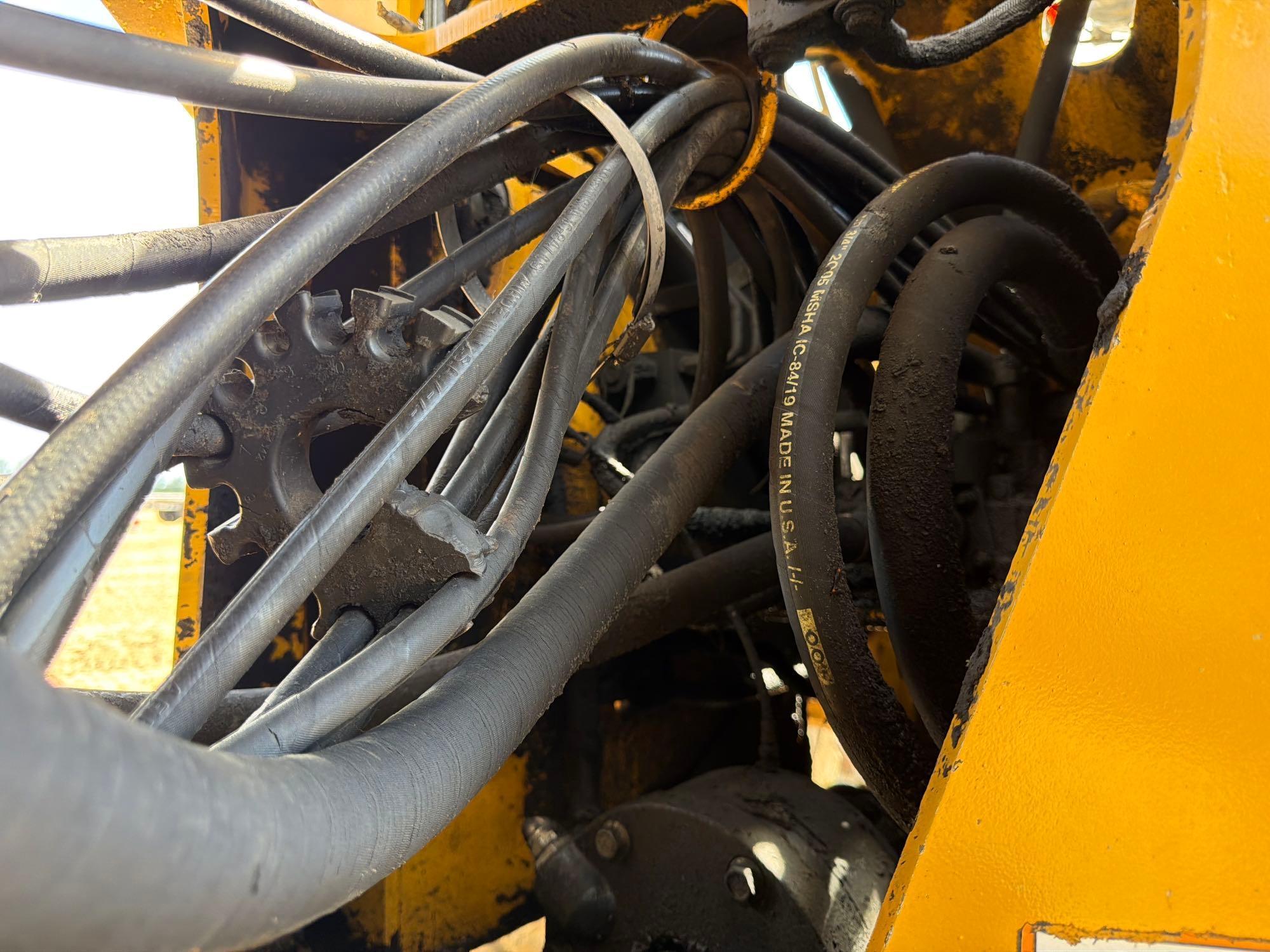 John Deere 624J