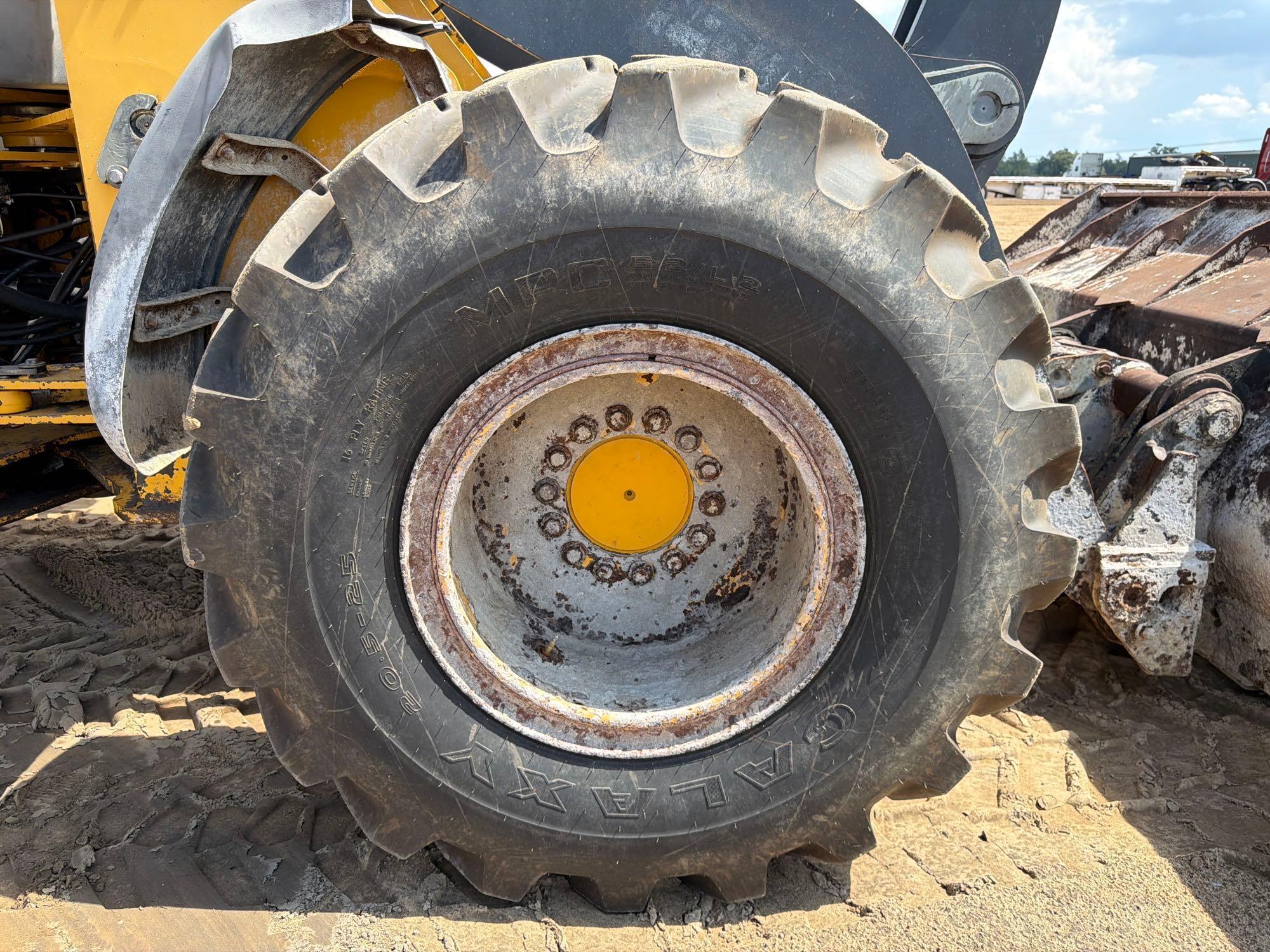 John Deere 624J