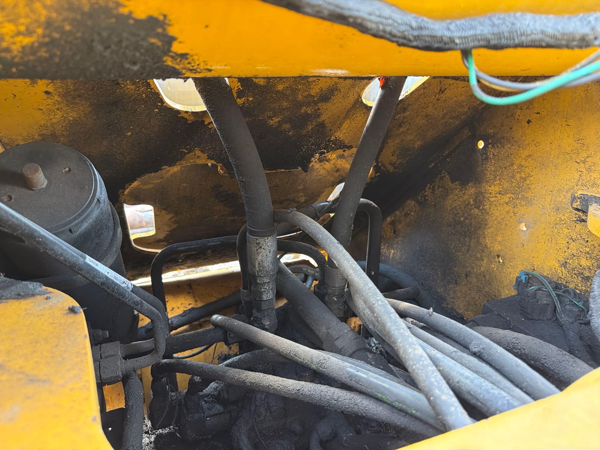 John Deere 624J