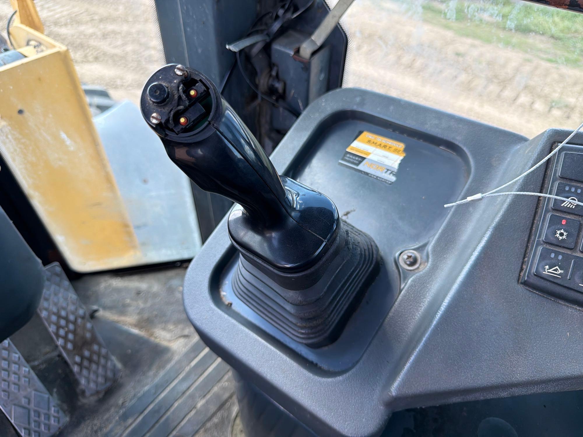John Deere 624J