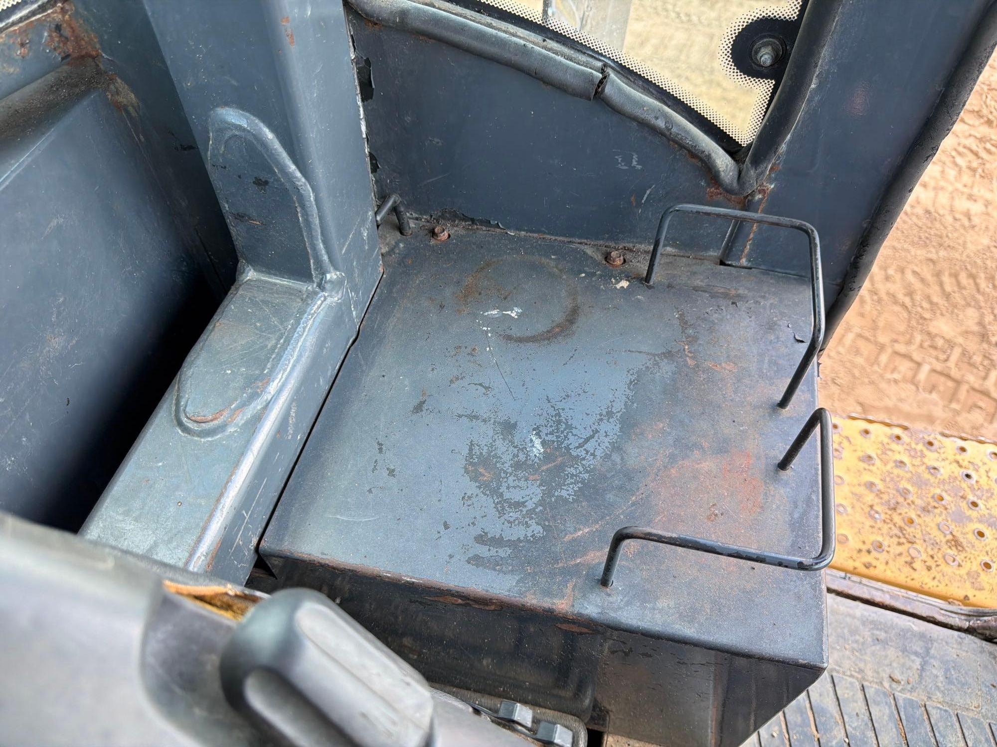 John Deere 624J