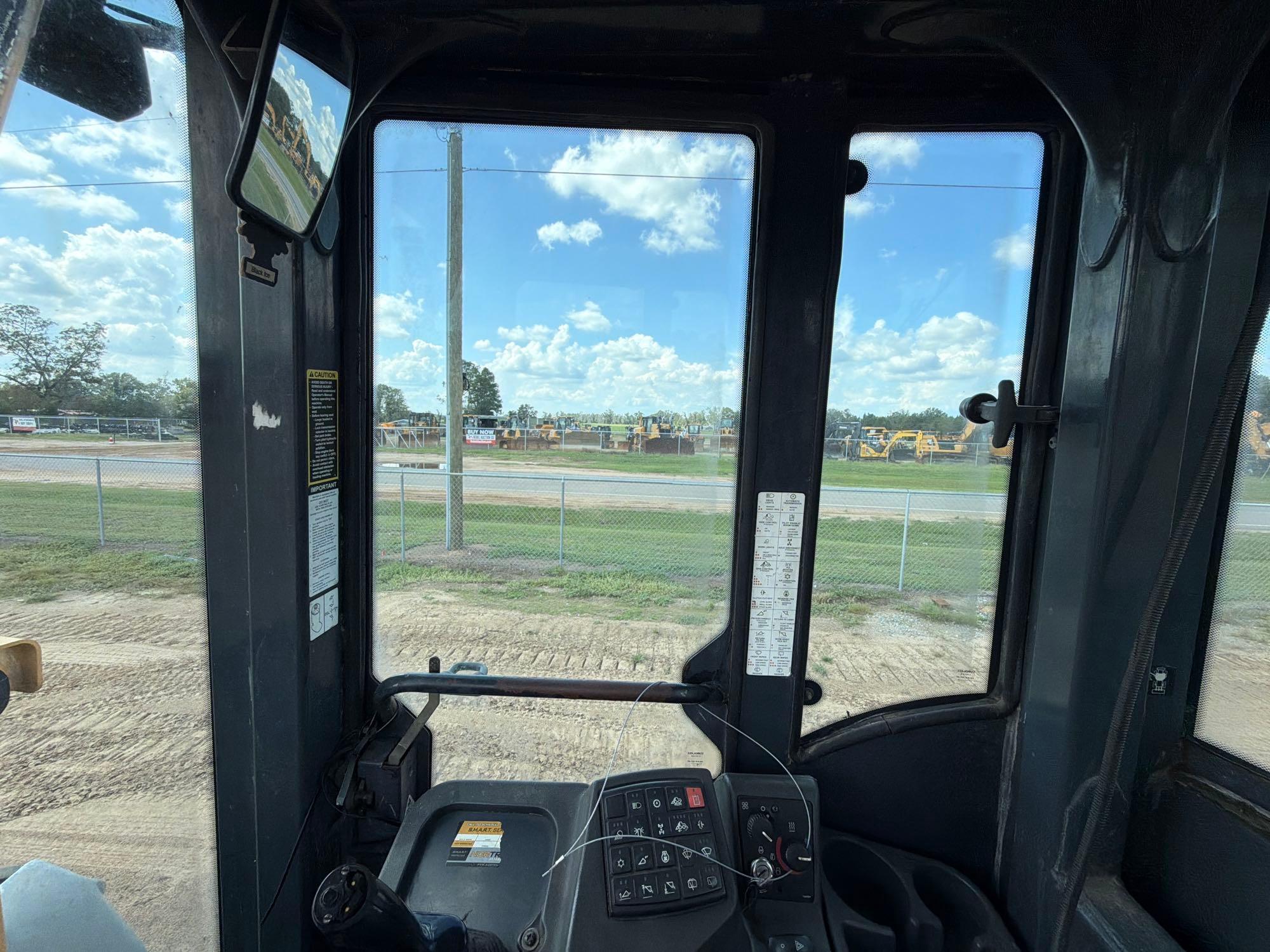 John Deere 624J