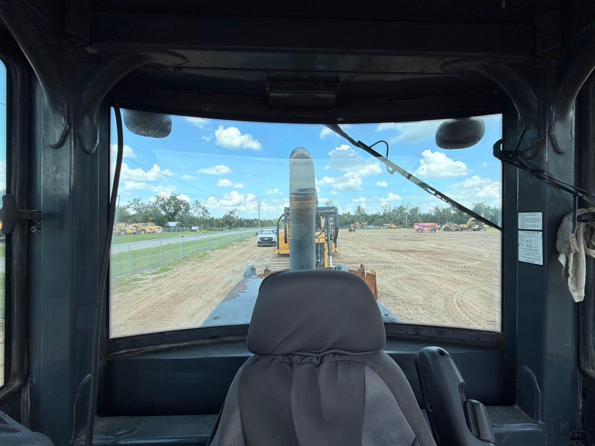 John Deere 624J