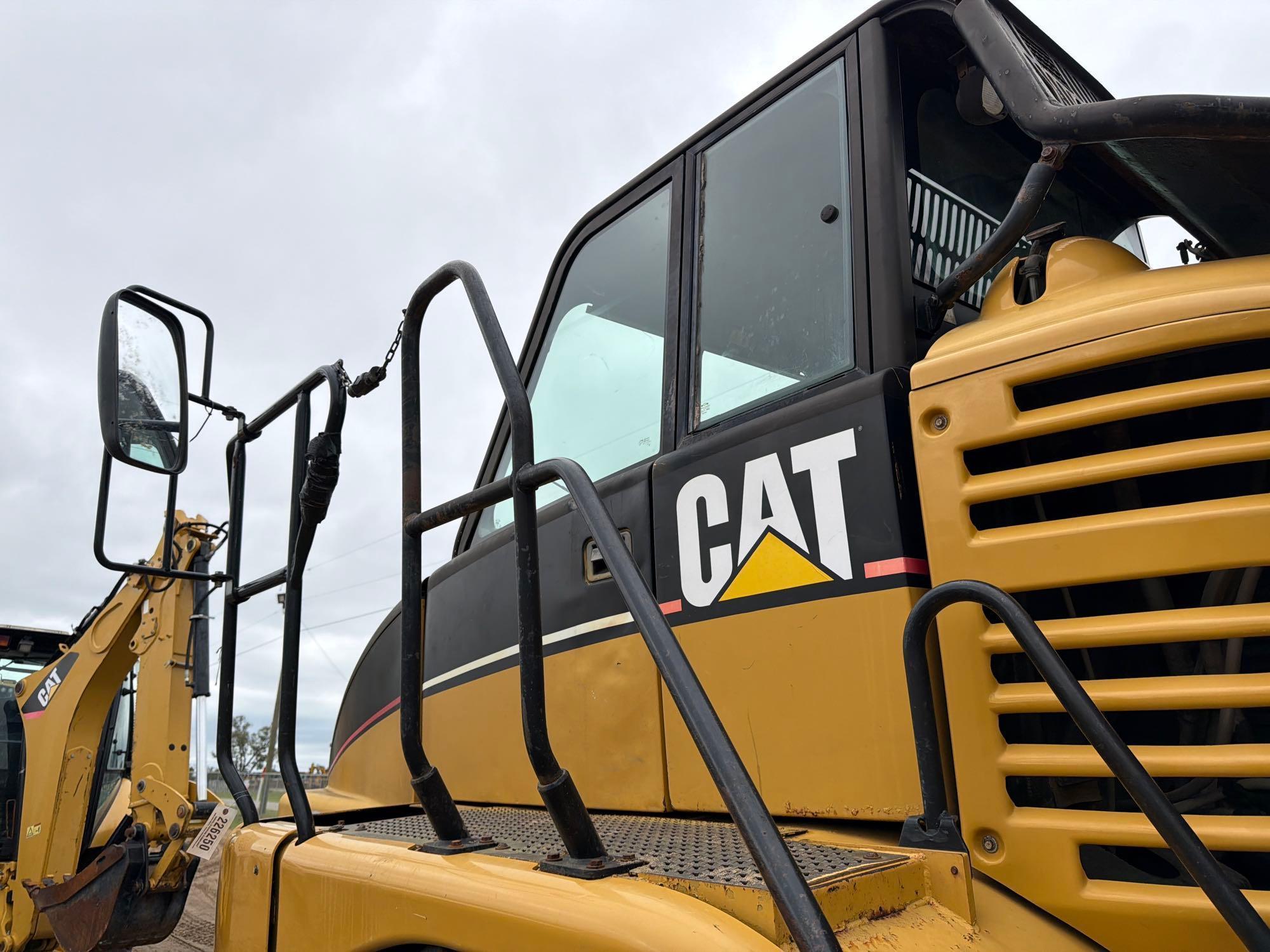 Caterpillar 725