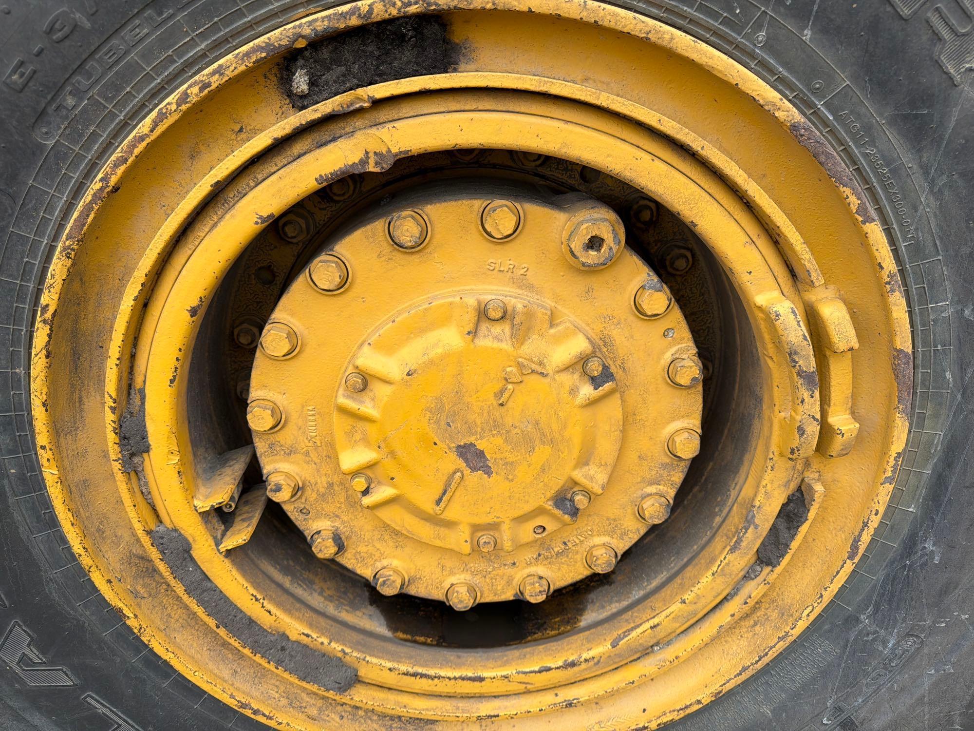 Caterpillar 725