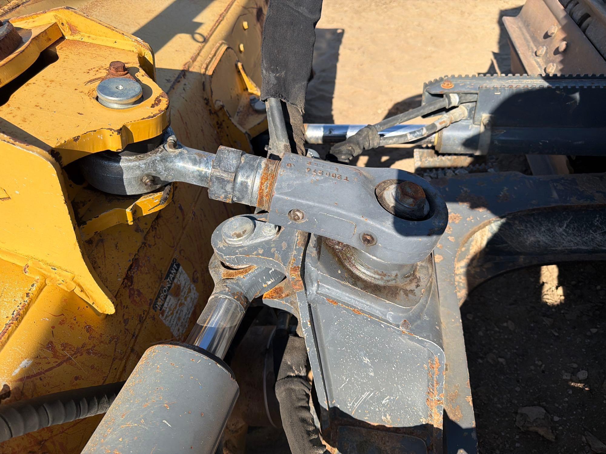 John Deere 650K LGP