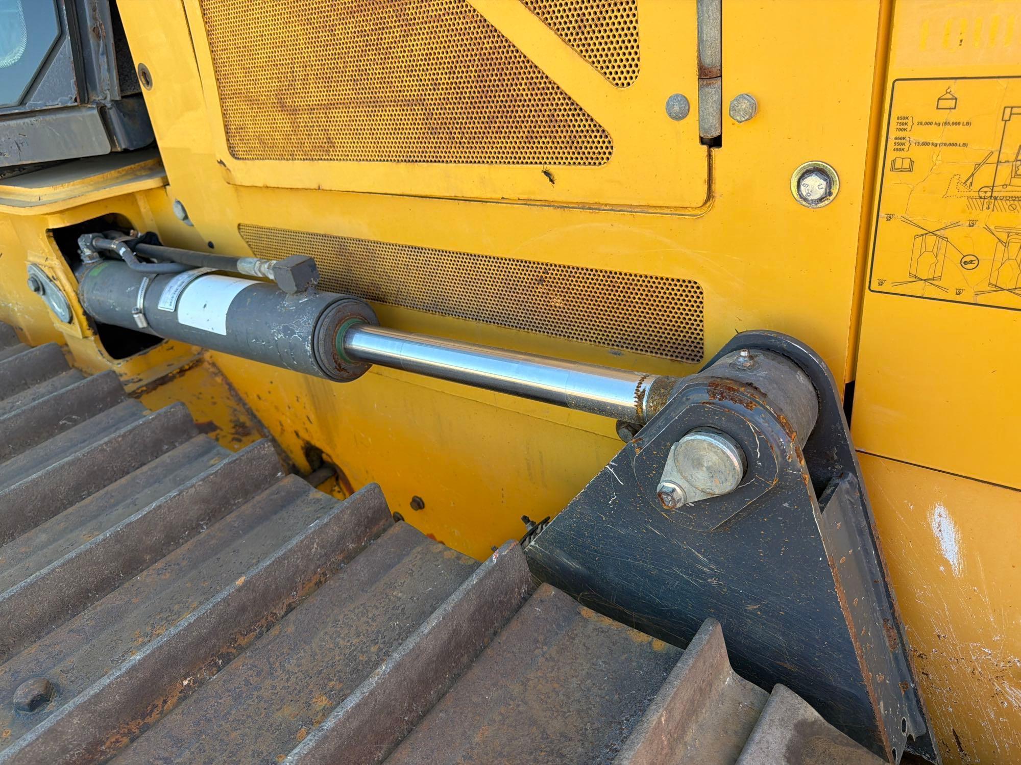 John Deere 650K LGP