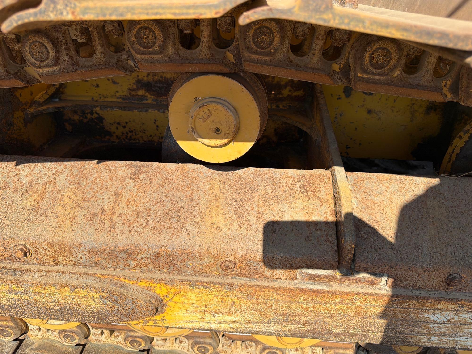 John Deere 650K LGP