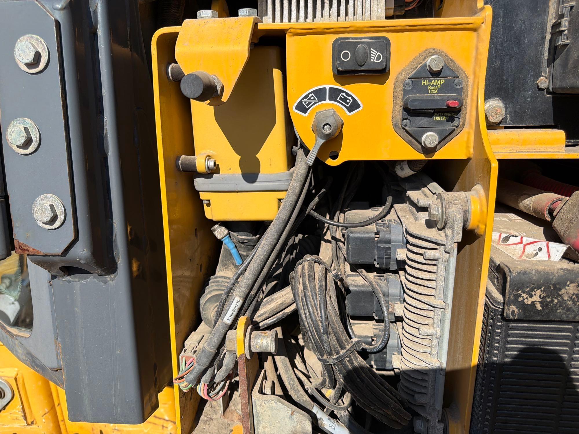 John Deere 650K LGP