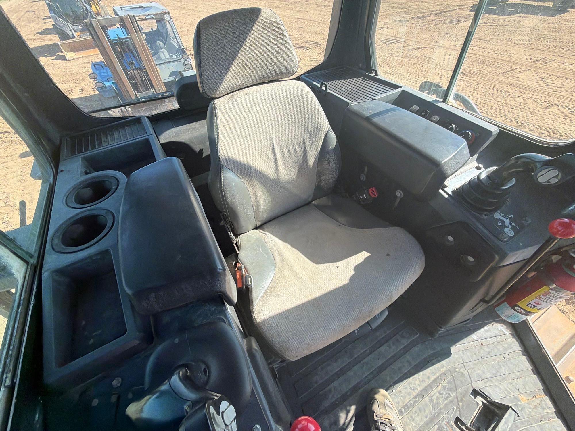John Deere 650K LGP