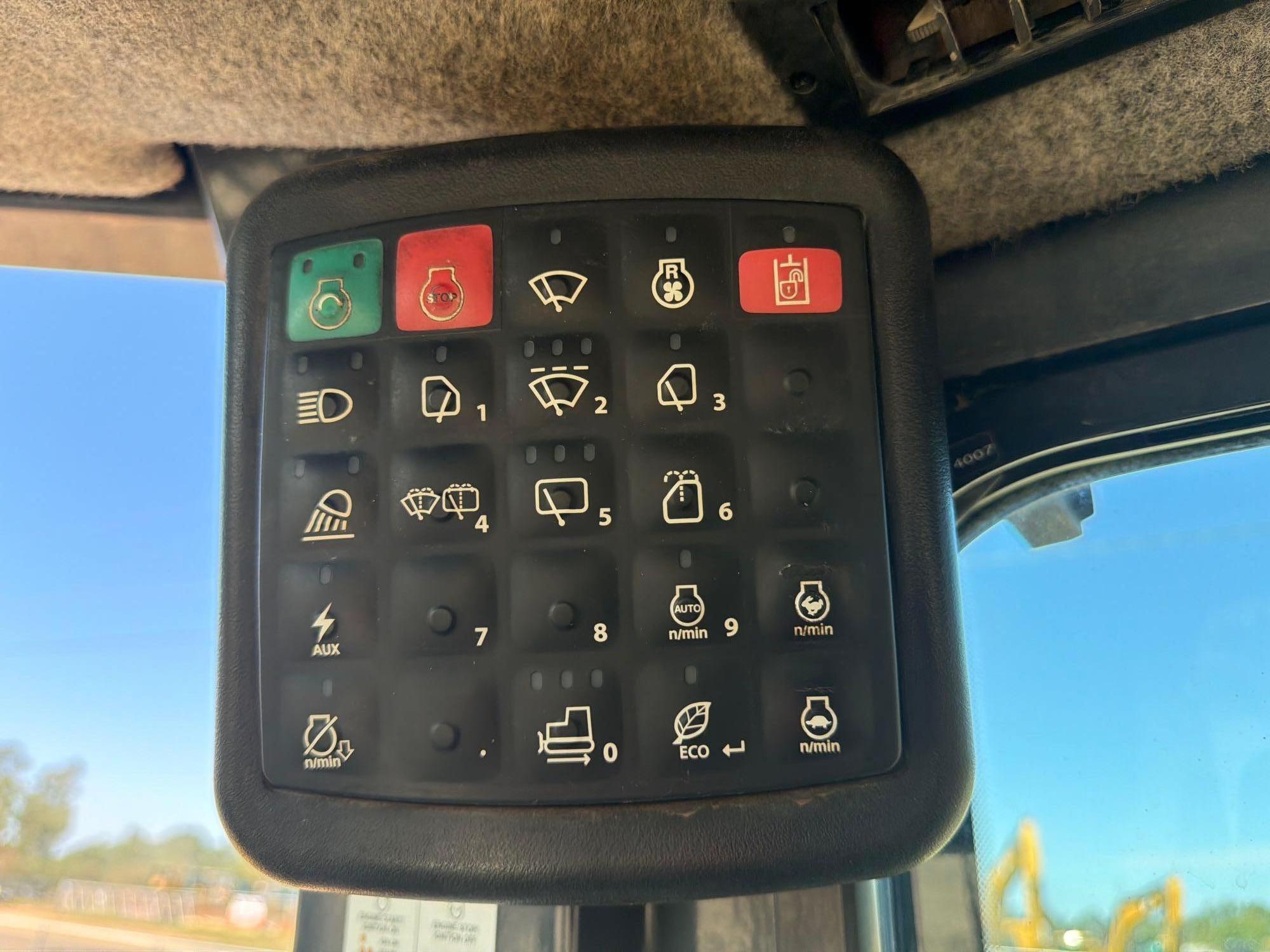 John Deere 650K LGP