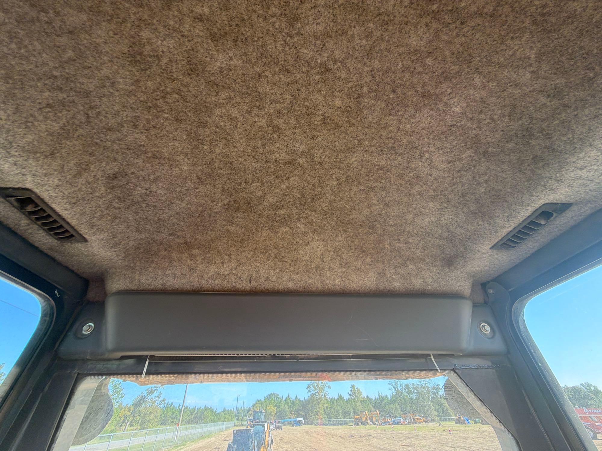 John Deere 650K LGP