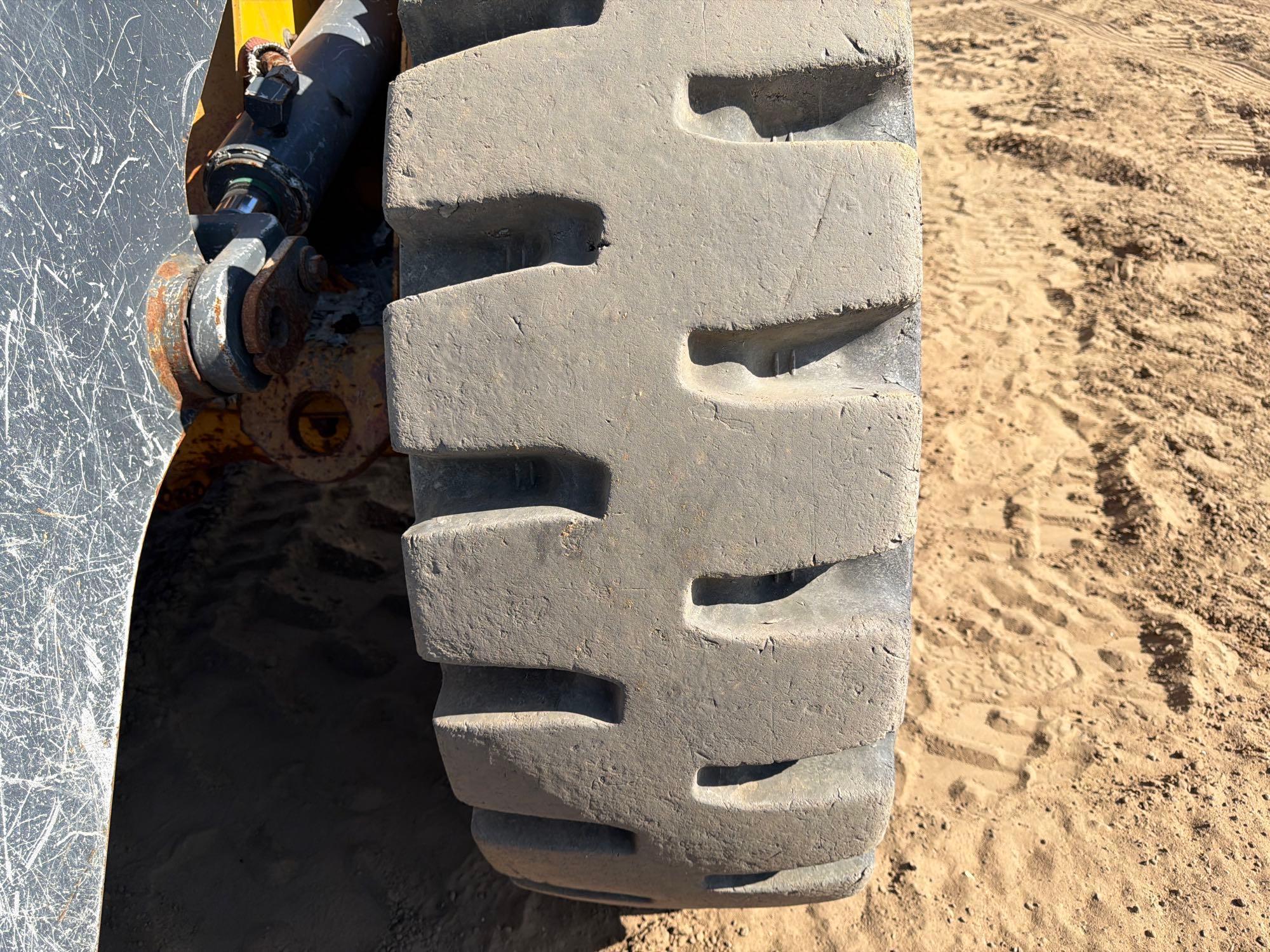 John Deere 444