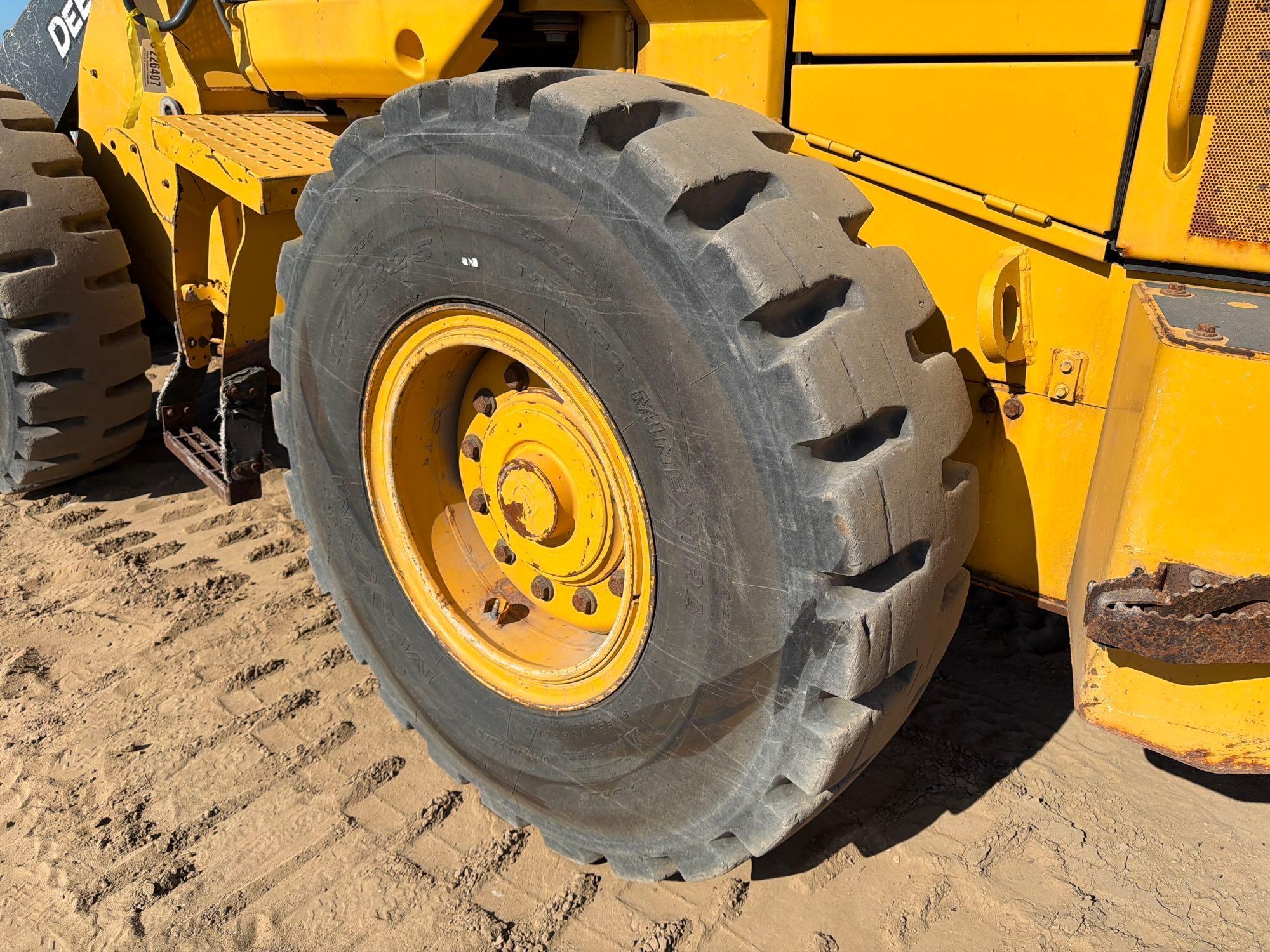 John Deere 444
