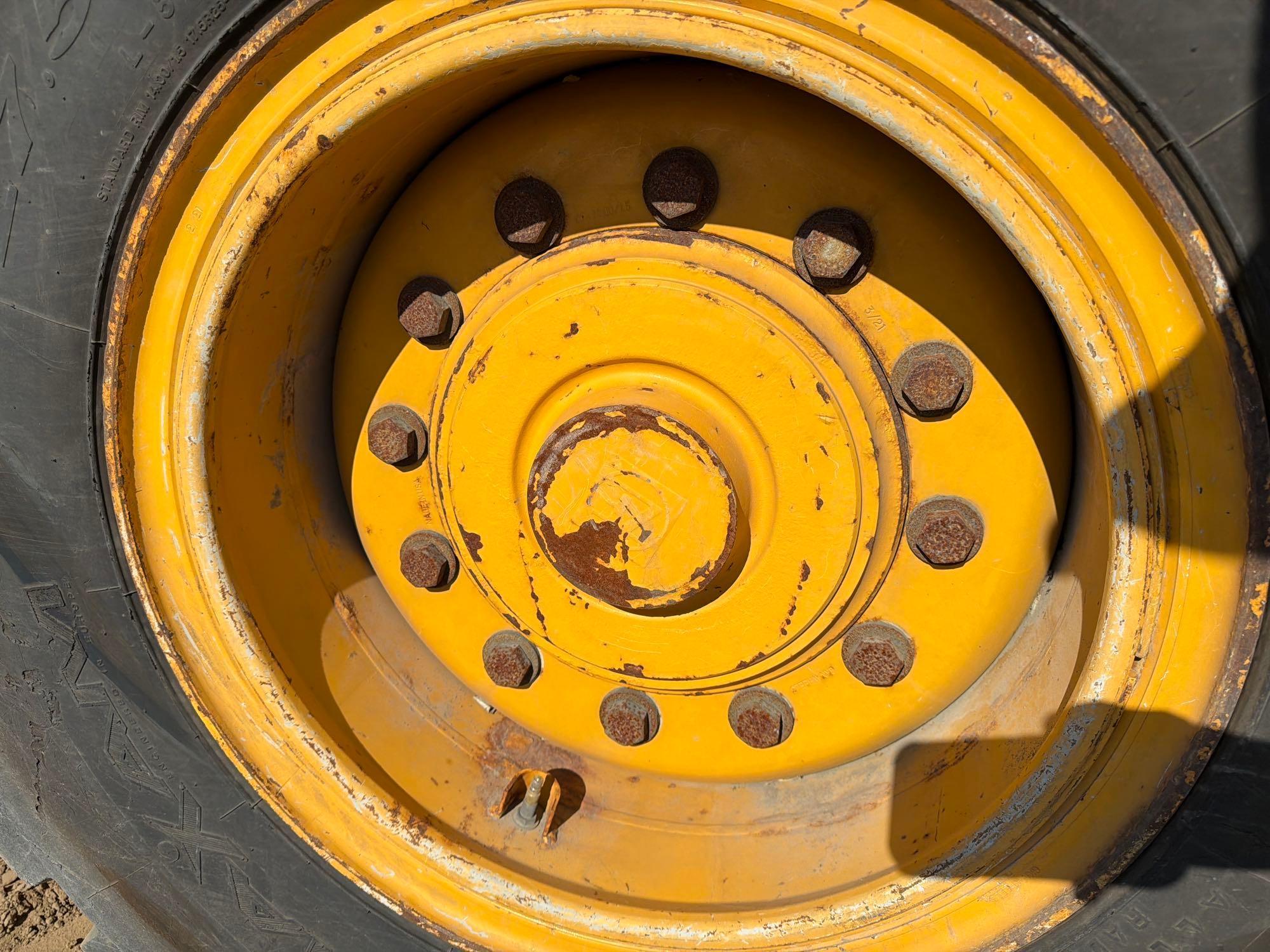 John Deere 444