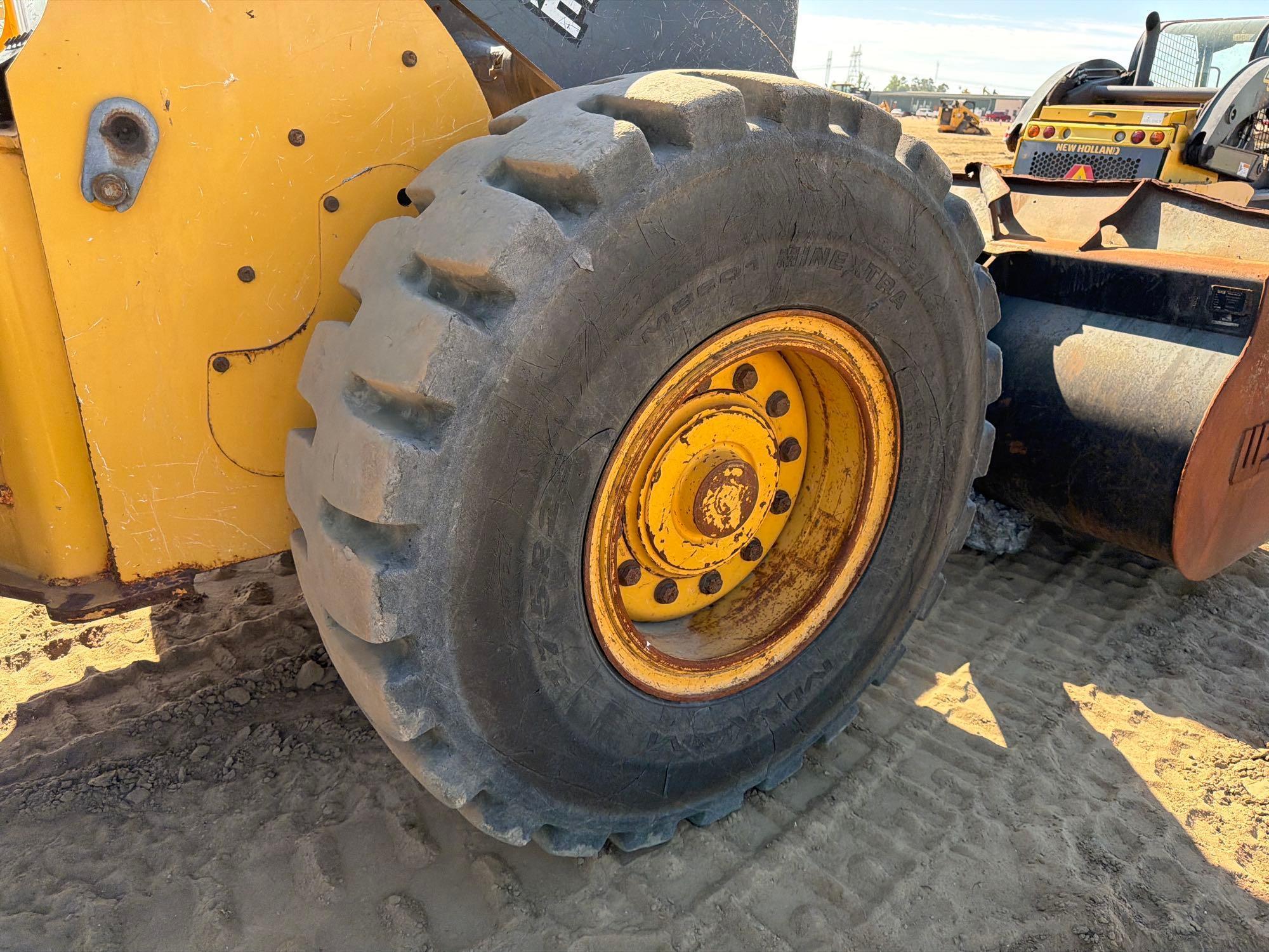 John Deere 444