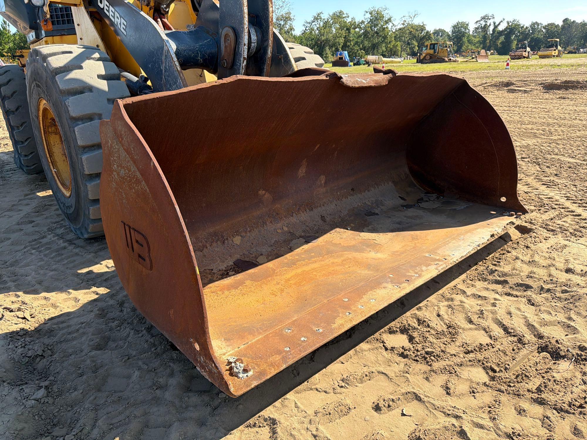 John Deere 444