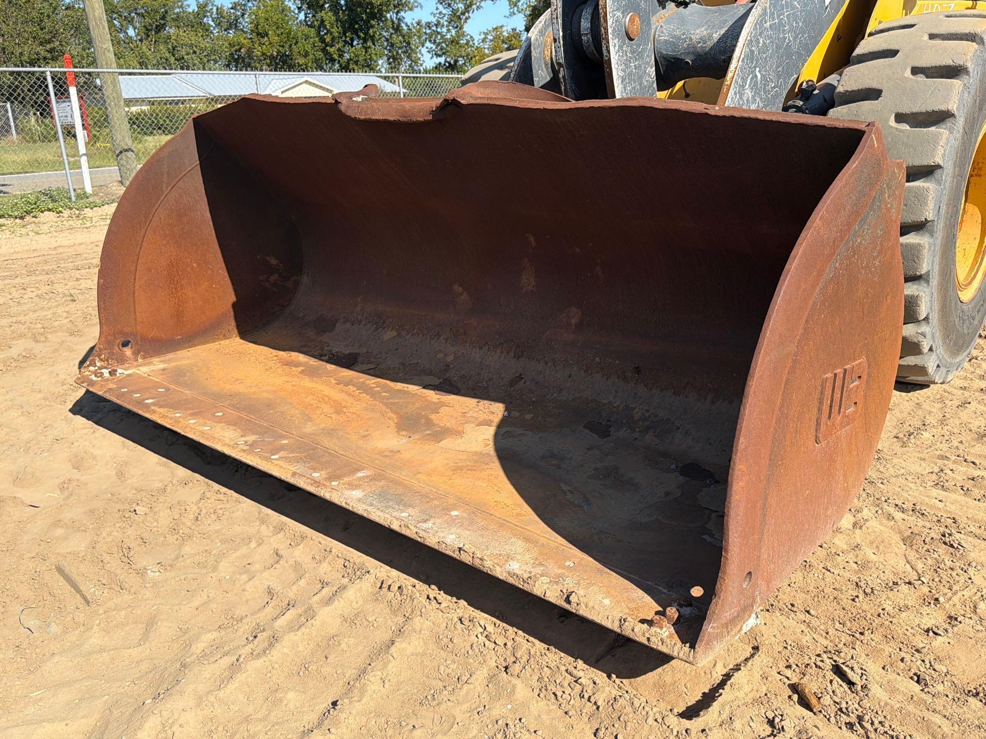 John Deere 444