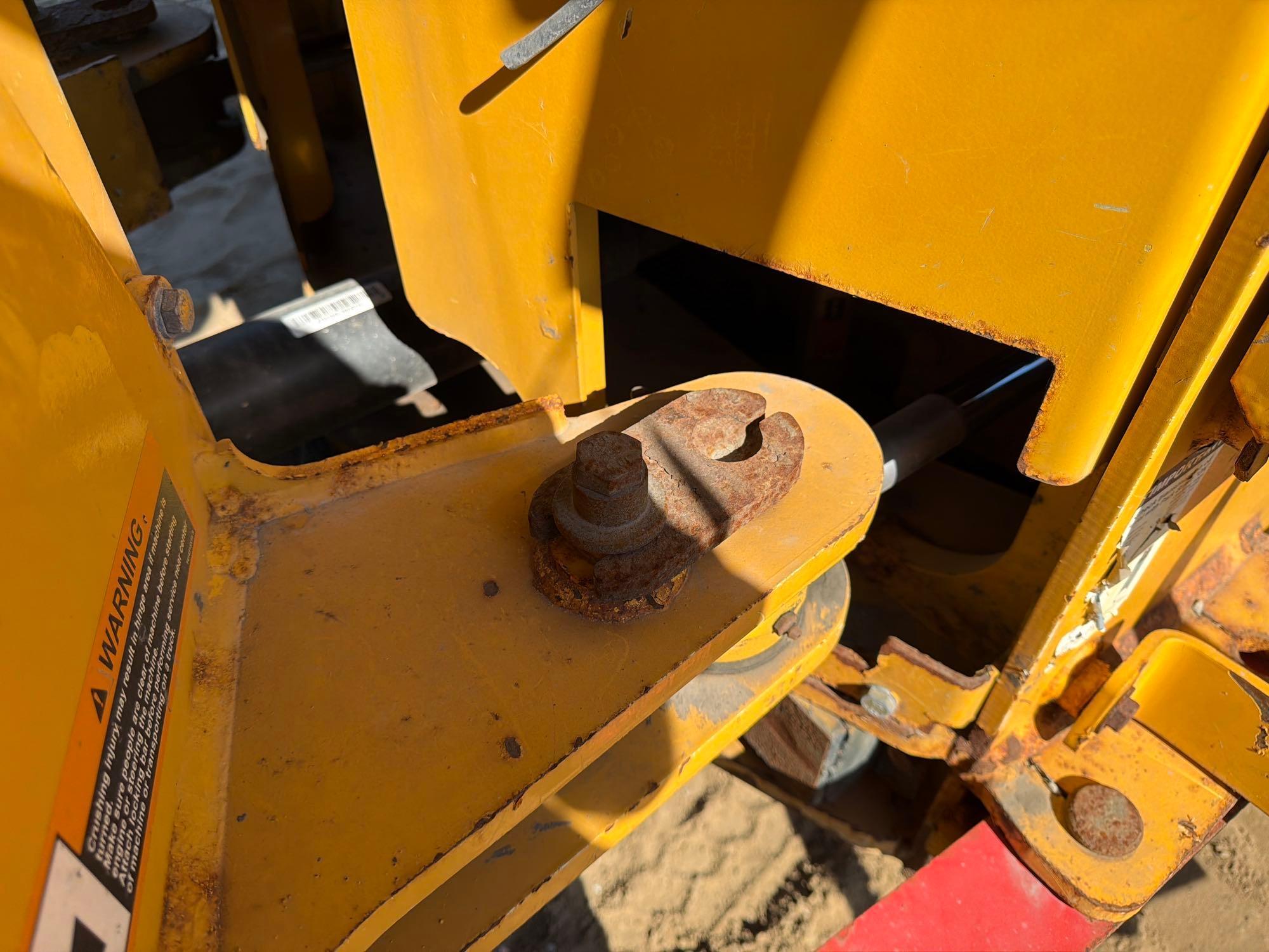 John Deere 444