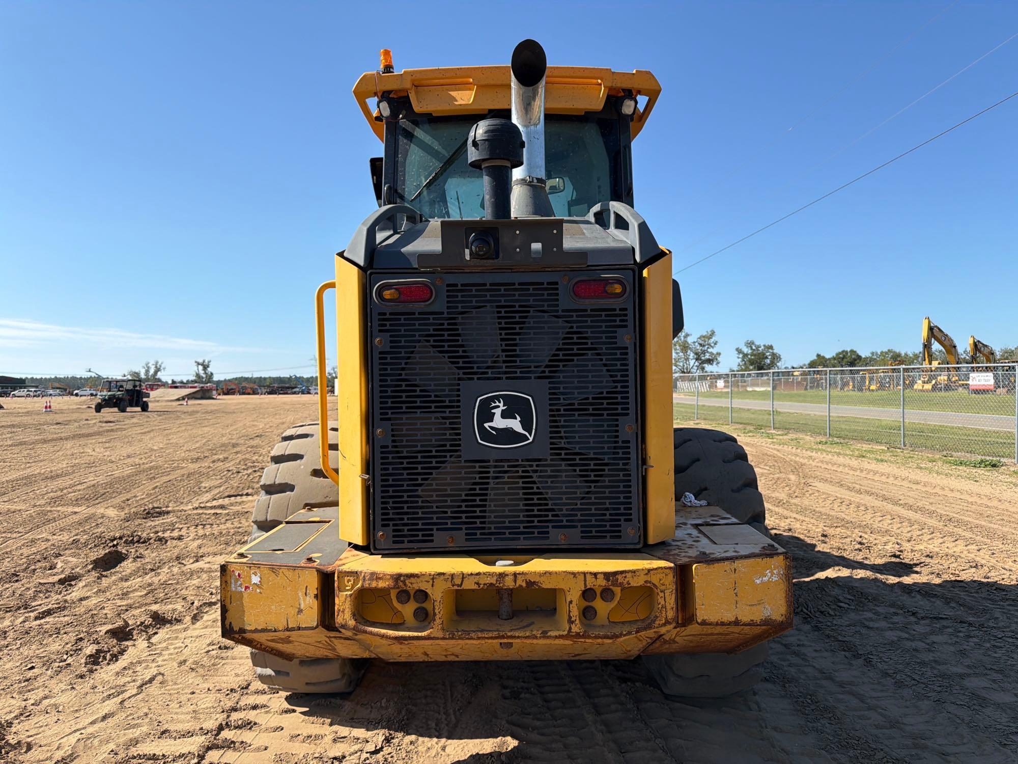 John Deere 444
