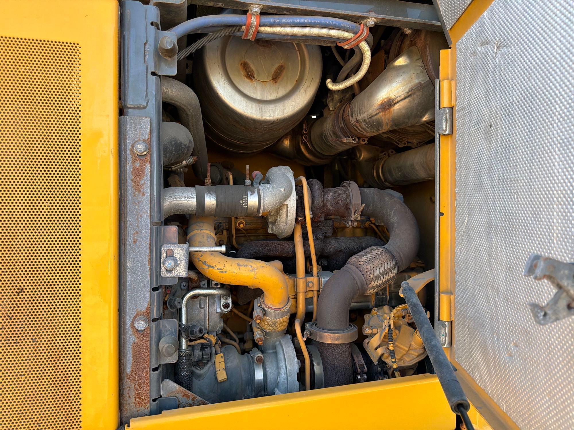 John Deere 444
