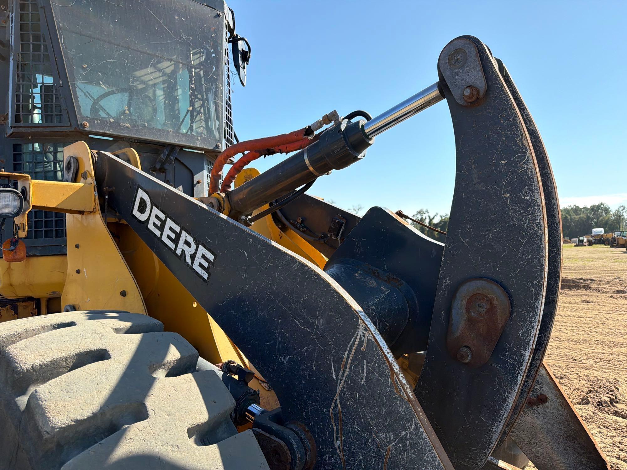 John Deere 444
