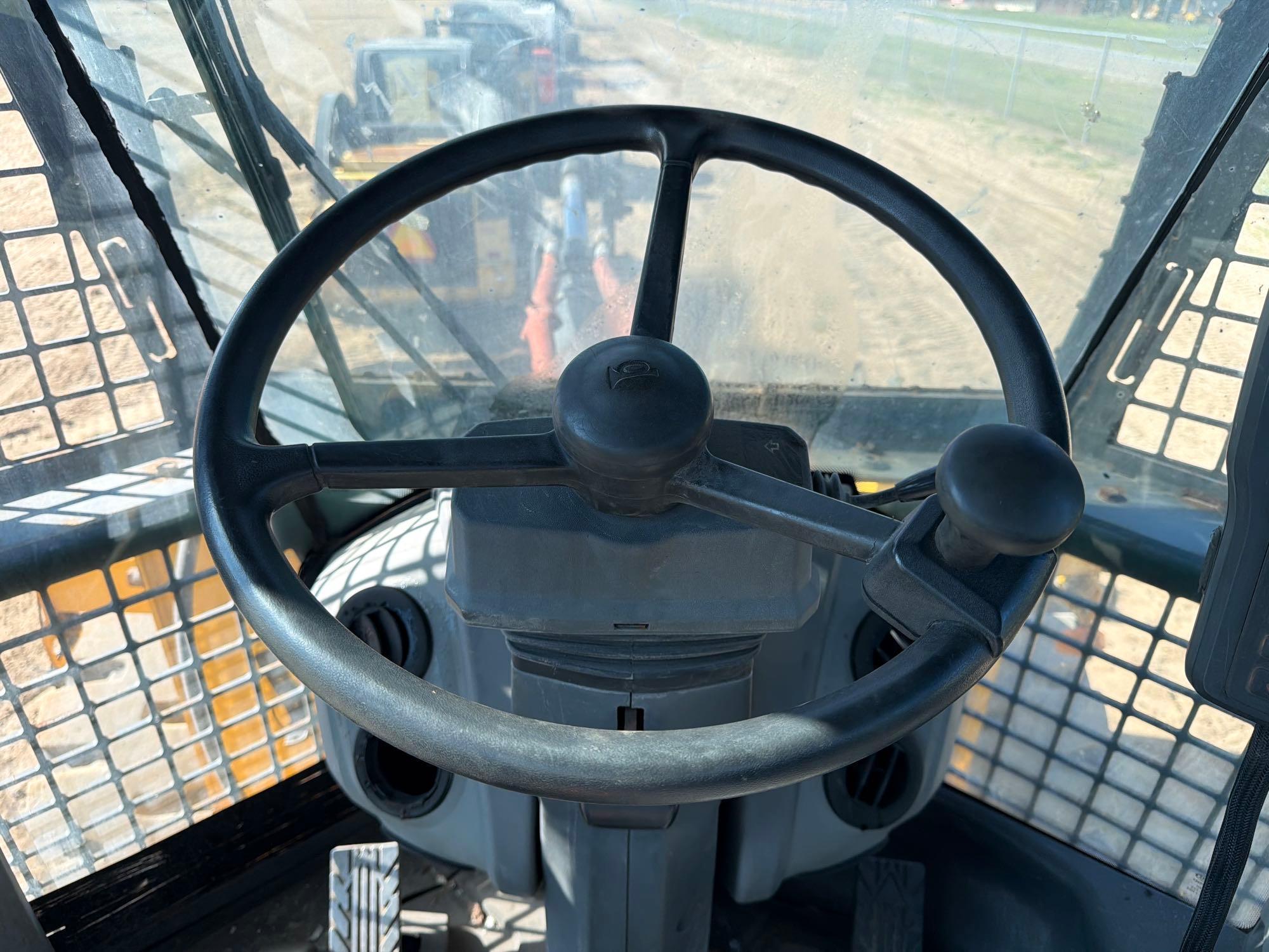 John Deere 444