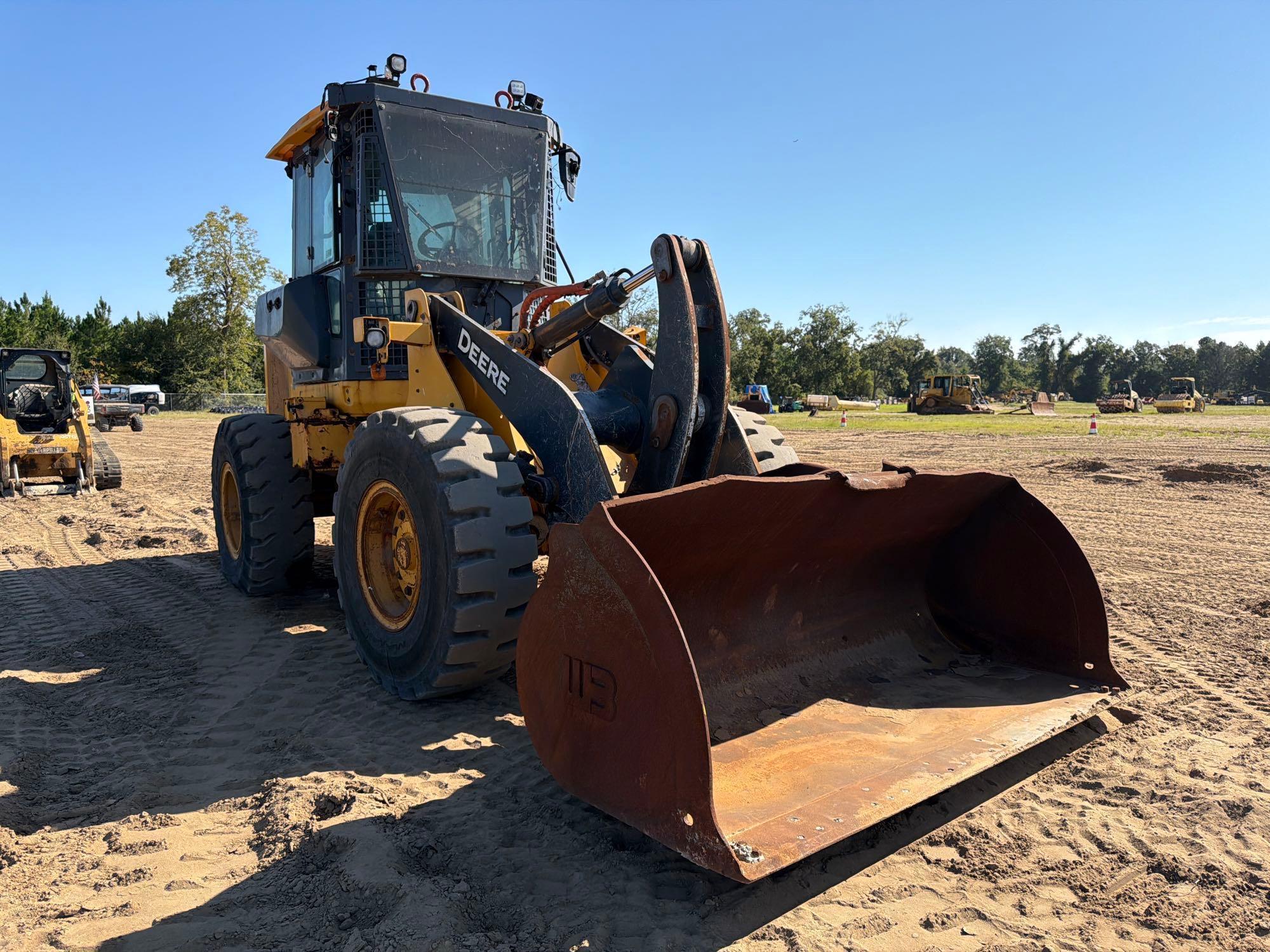 John Deere 444
