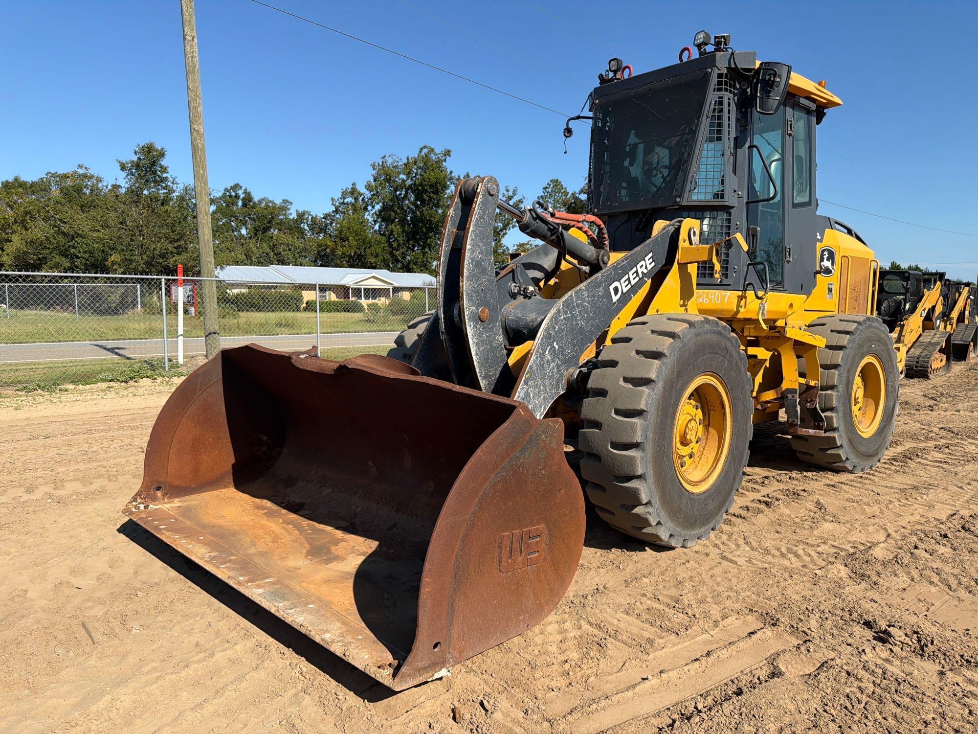 John Deere 444