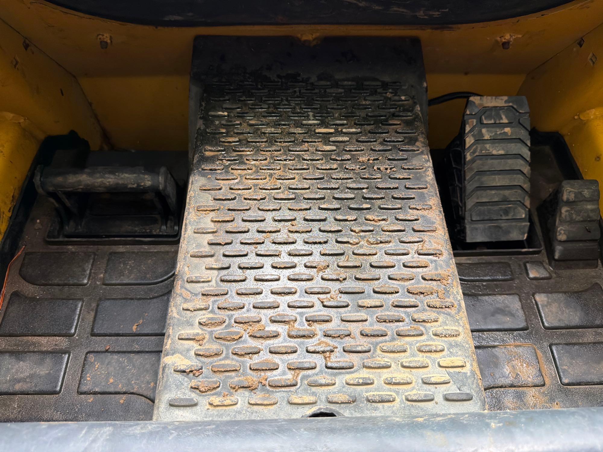 2023 John Deere 317G