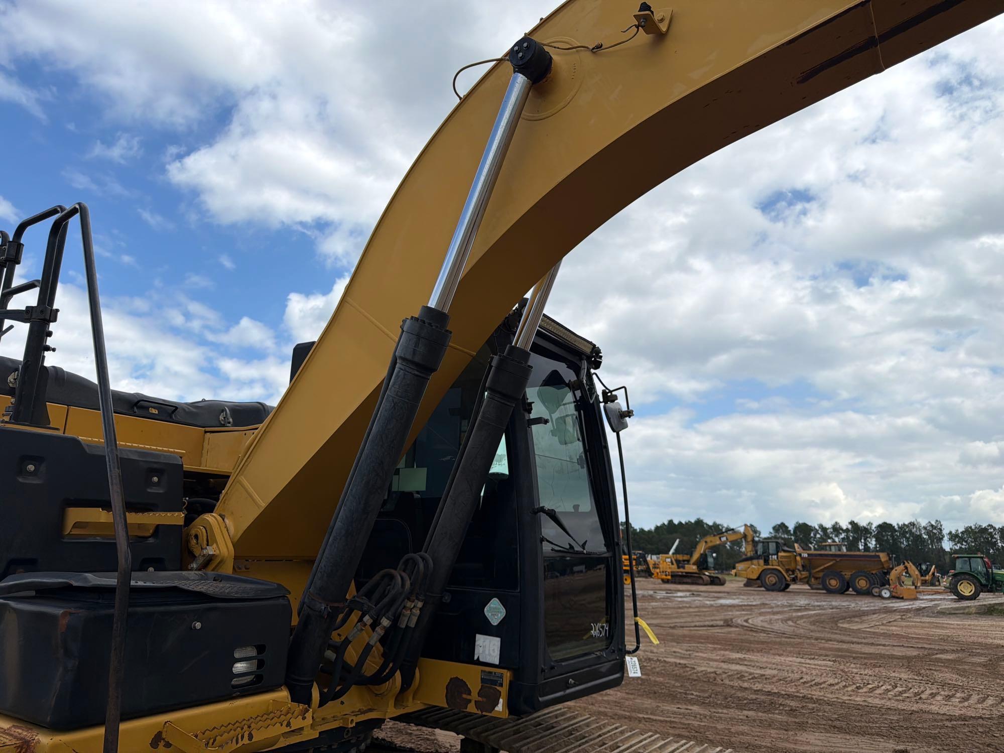 Caterpillar 320