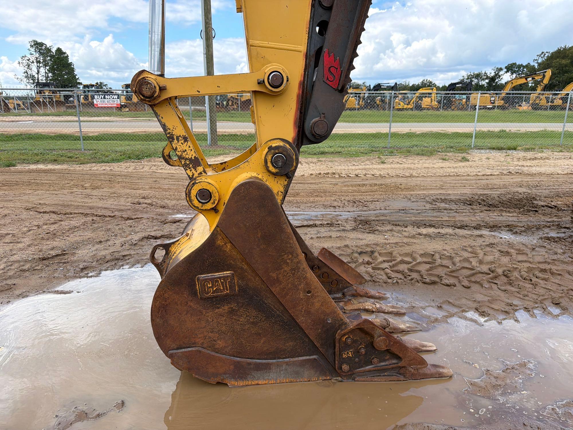 Caterpillar 320