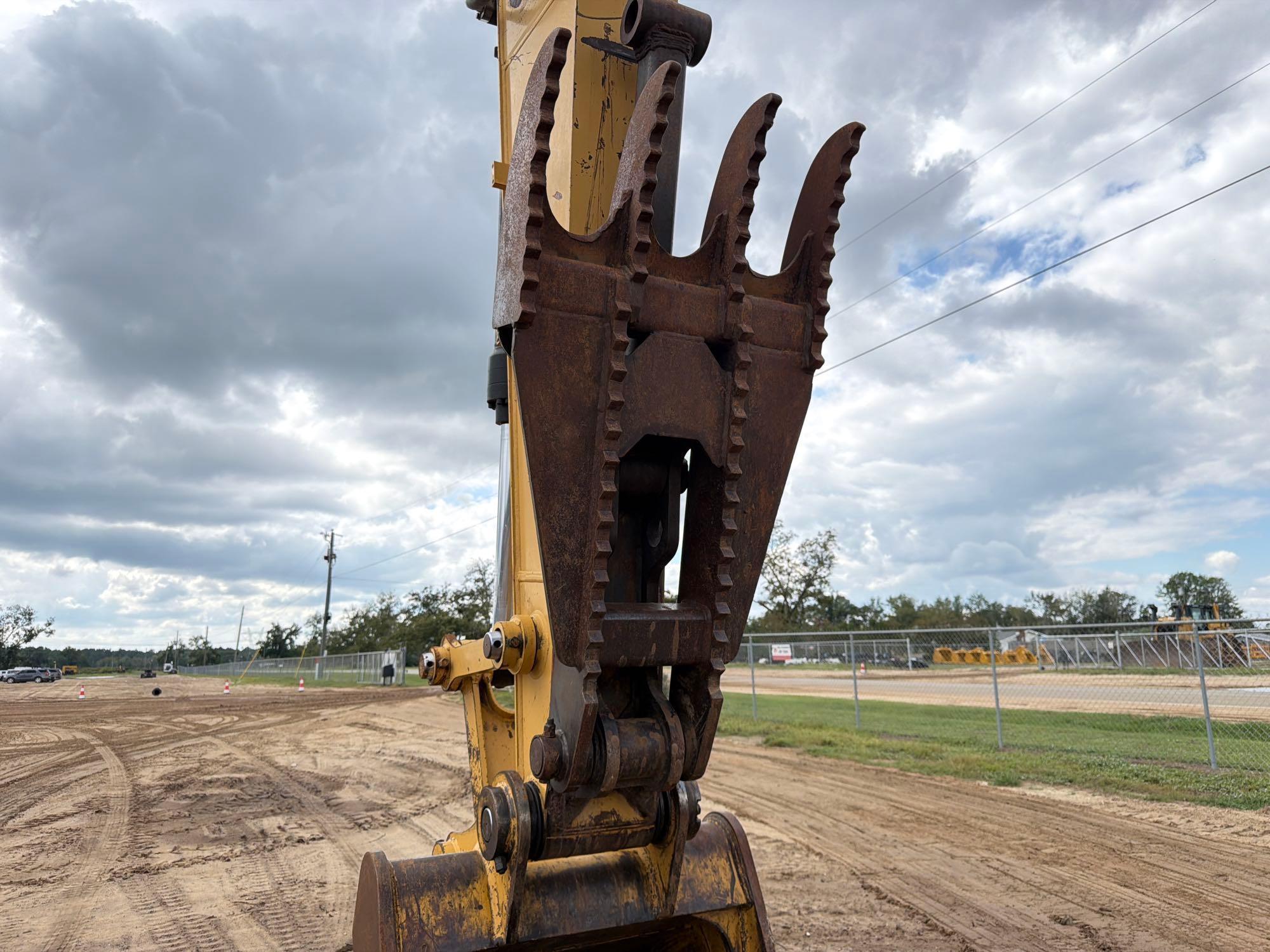 Caterpillar 320