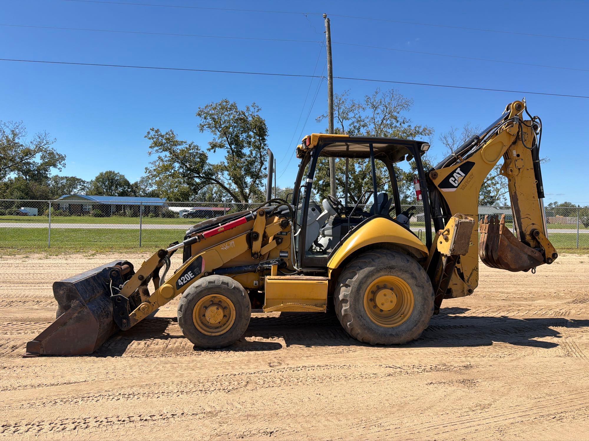 Photo of Caterpillar 420E