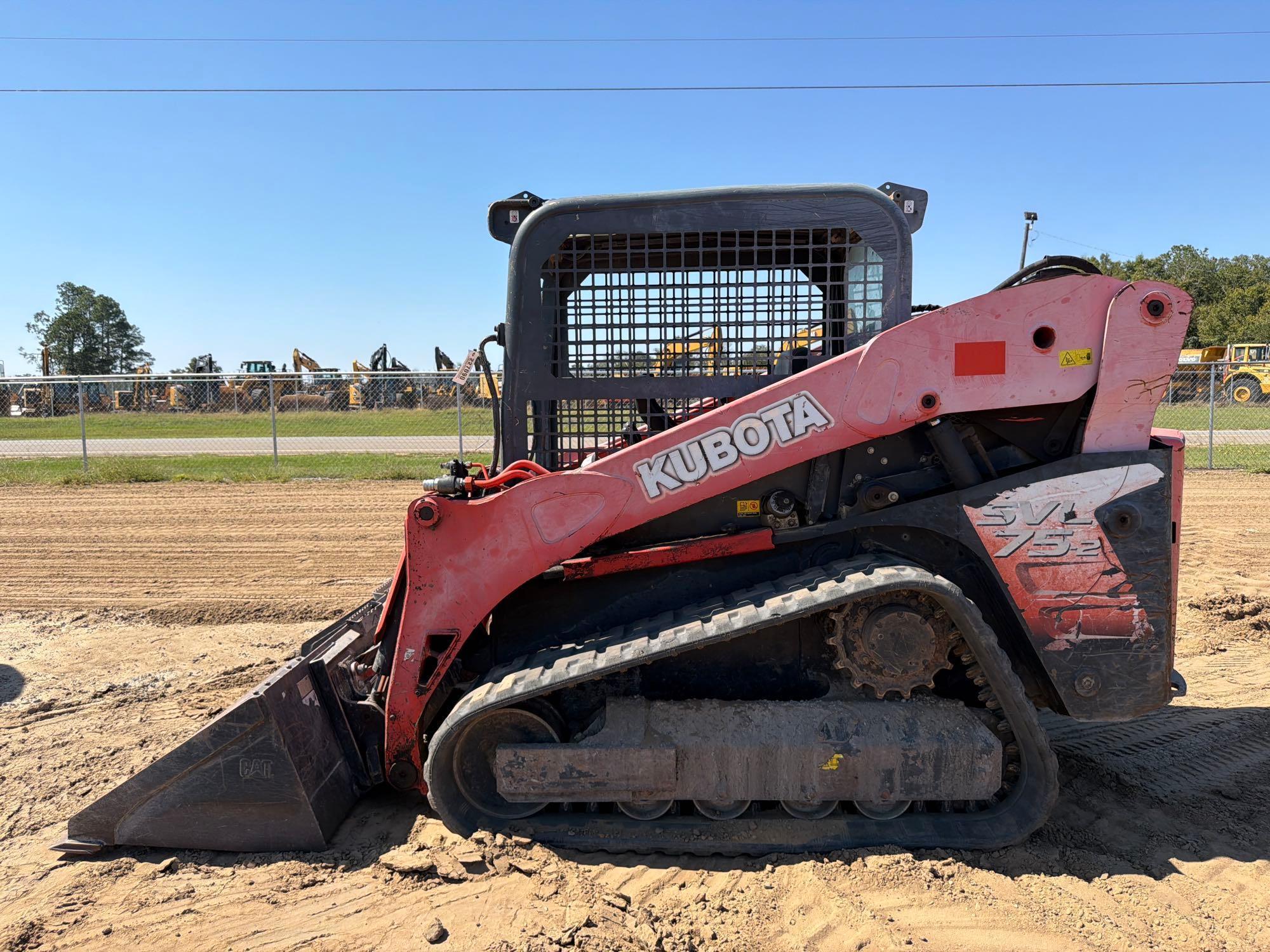 Photo of 2015 Kubota 752