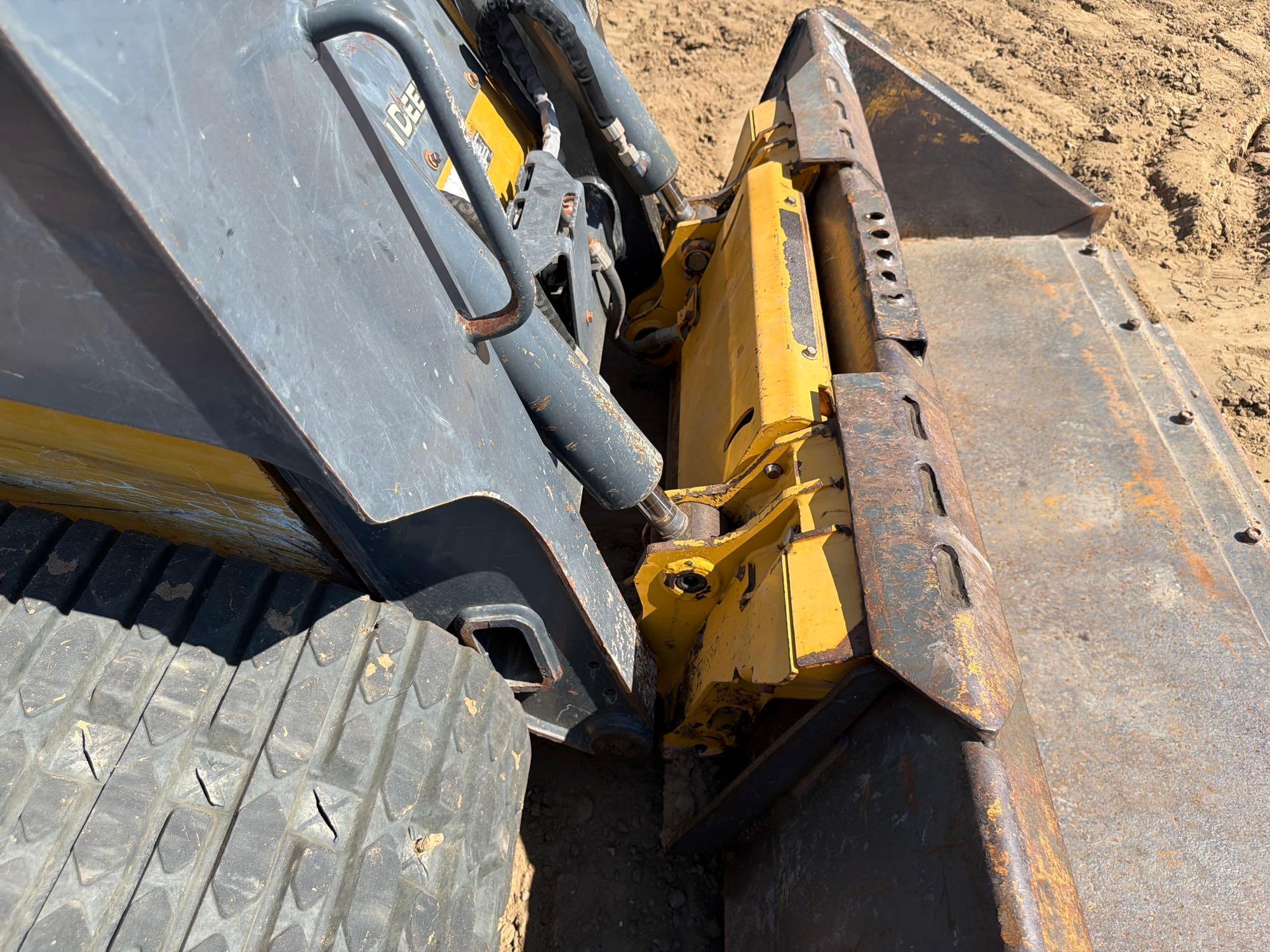 2023 John Deere 317G