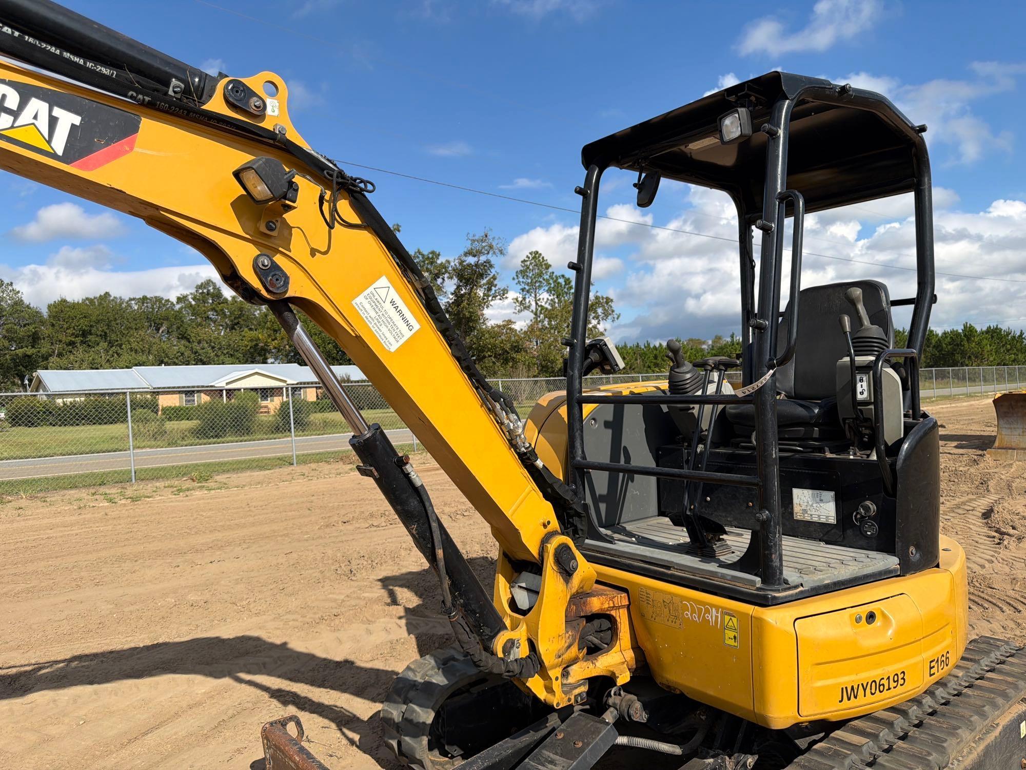 2019 Caterpillar 305.5E2CR