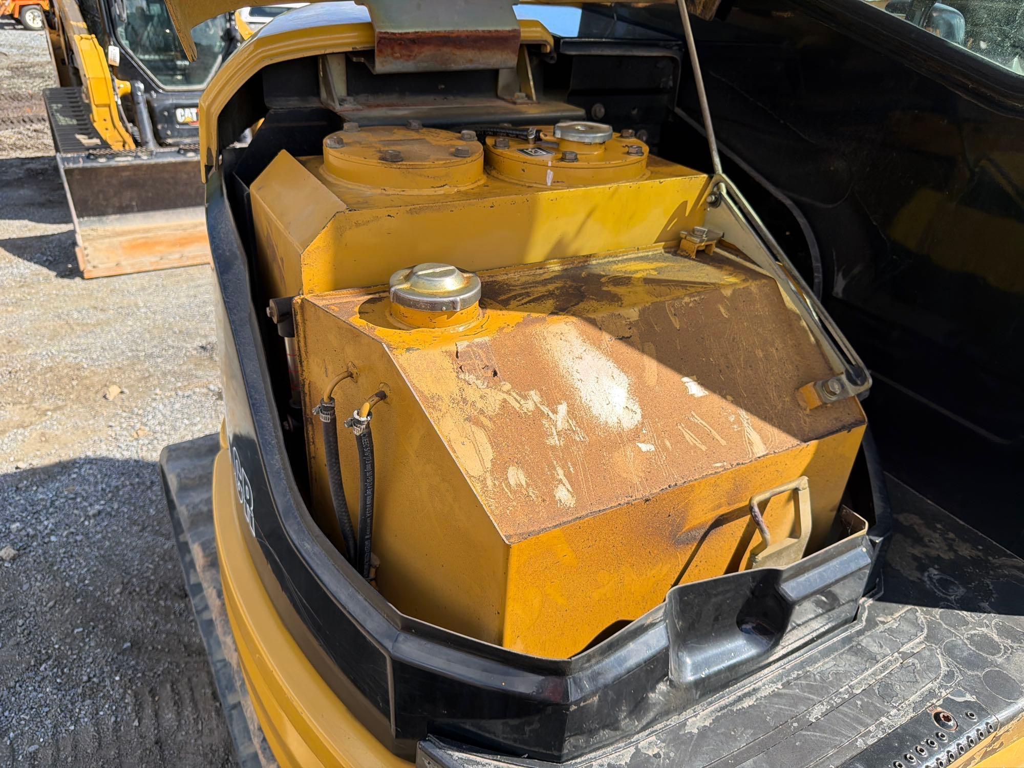 2005 Caterpillar 304