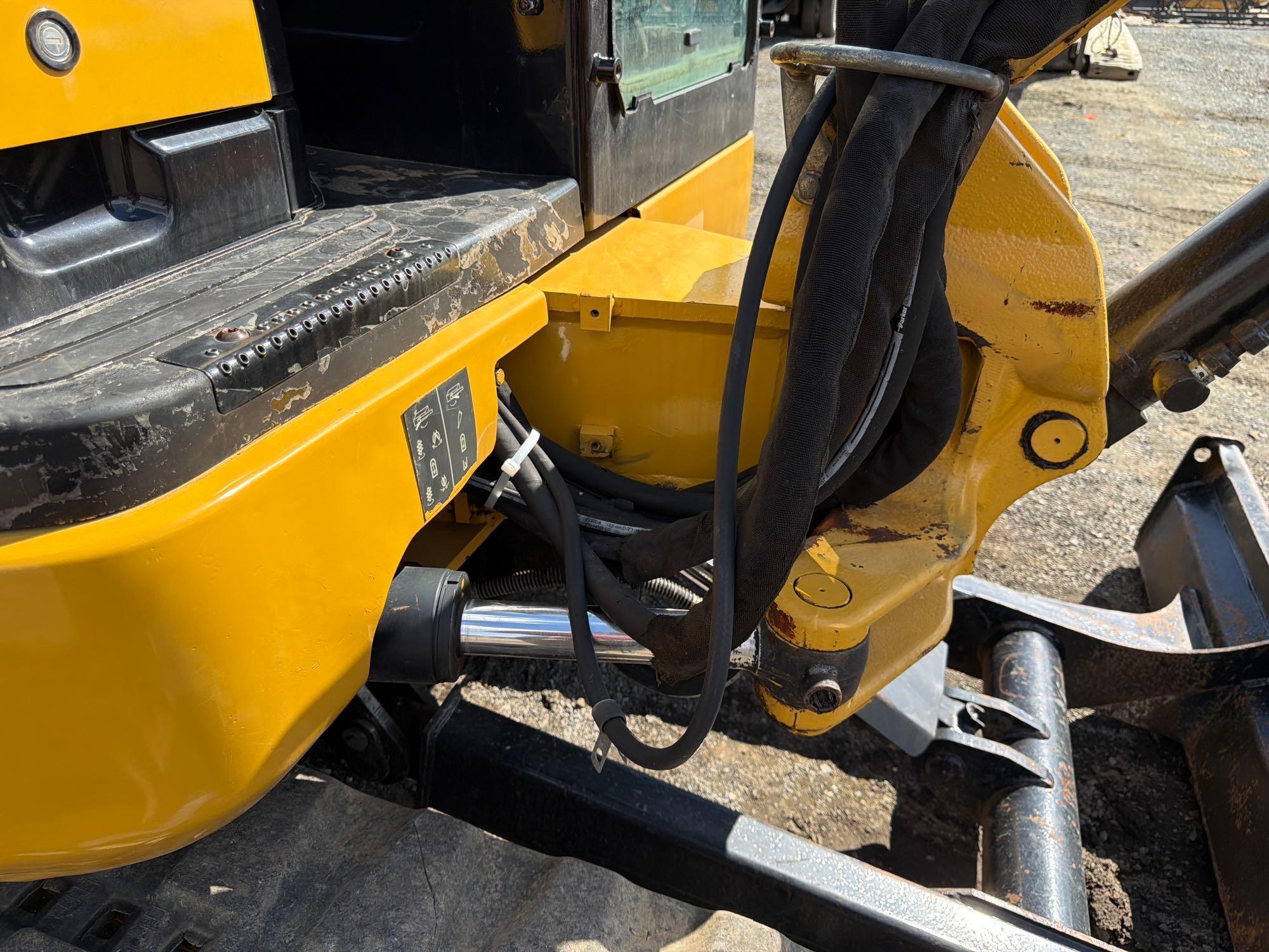 2005 Caterpillar 304