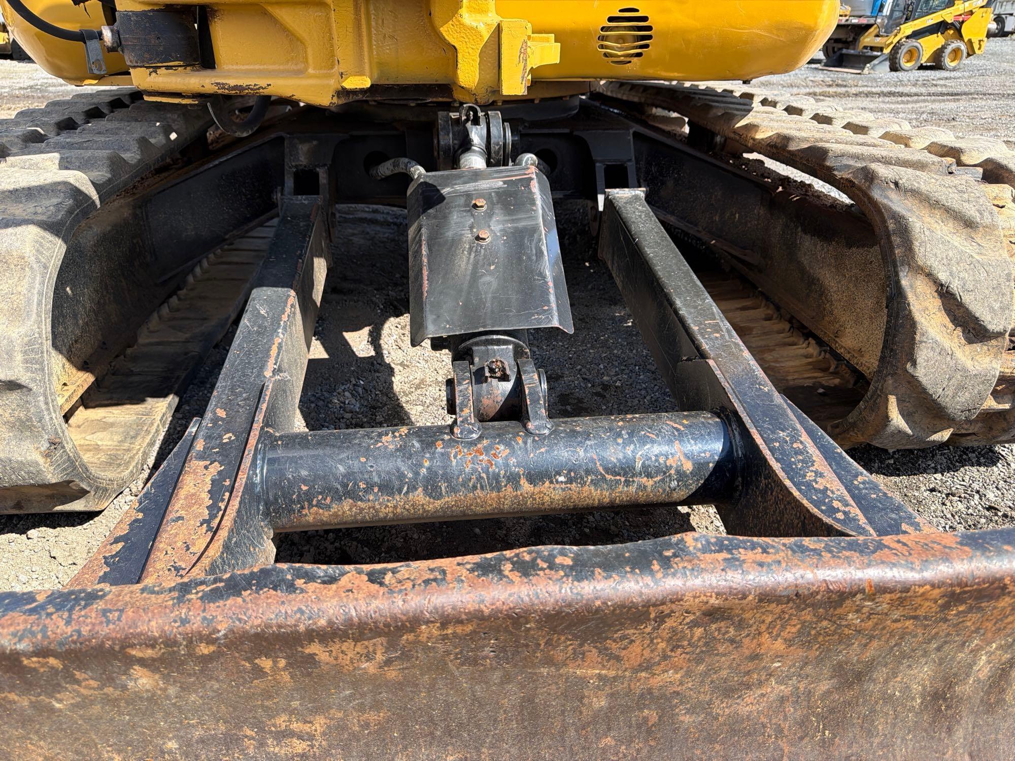 2005 Caterpillar 304