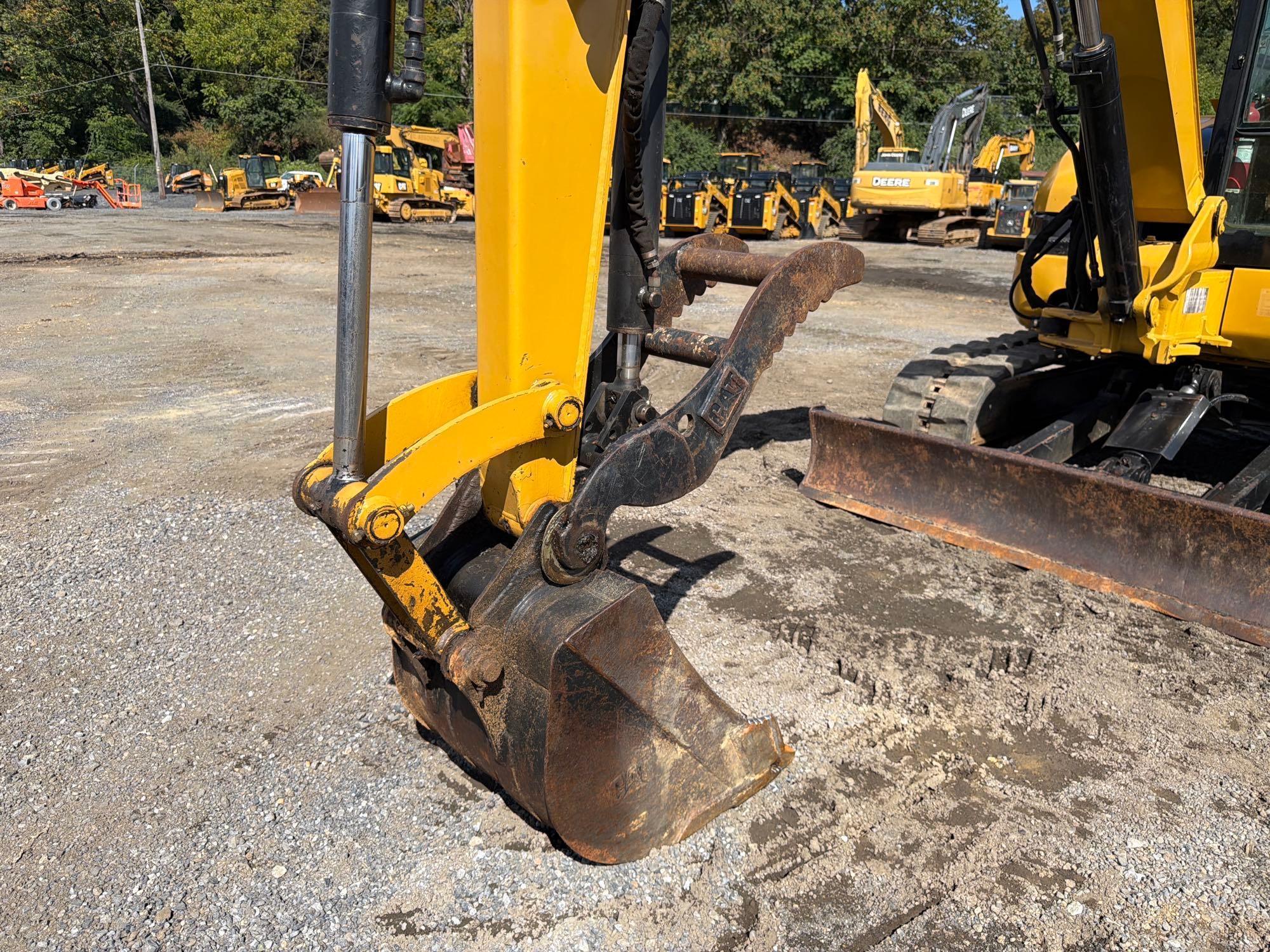 2005 Caterpillar 304
