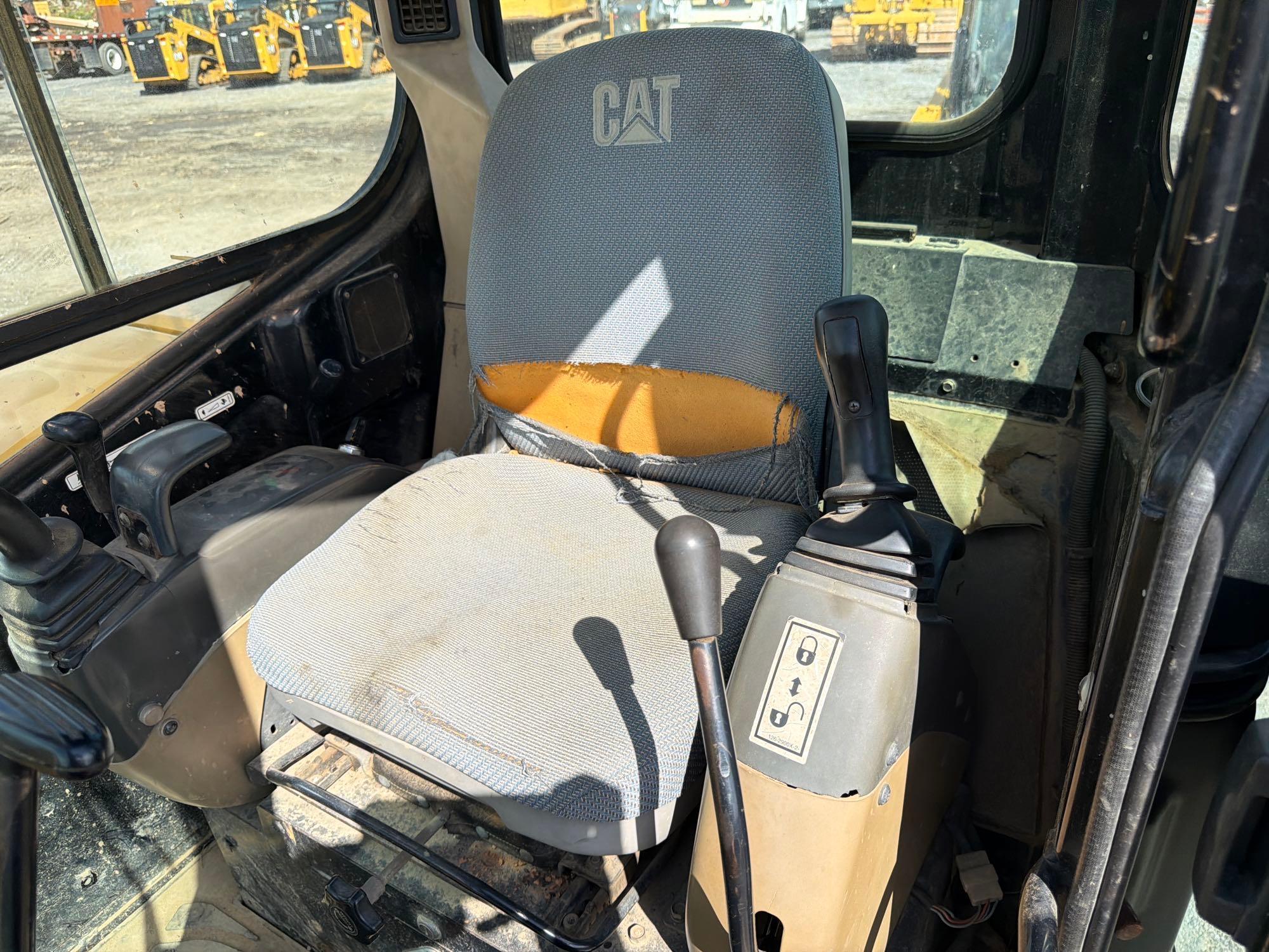 2005 Caterpillar 304