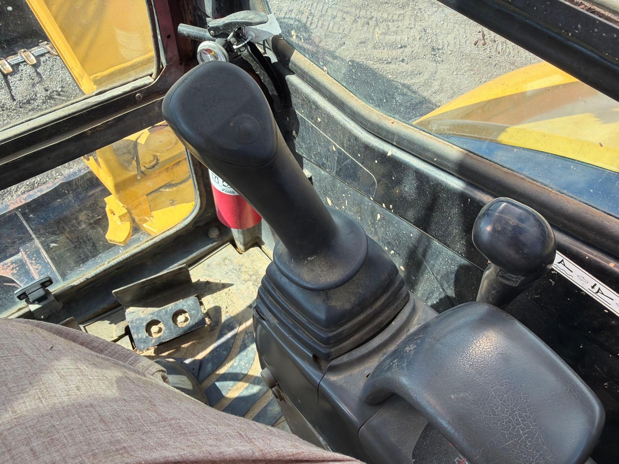 2005 Caterpillar 304