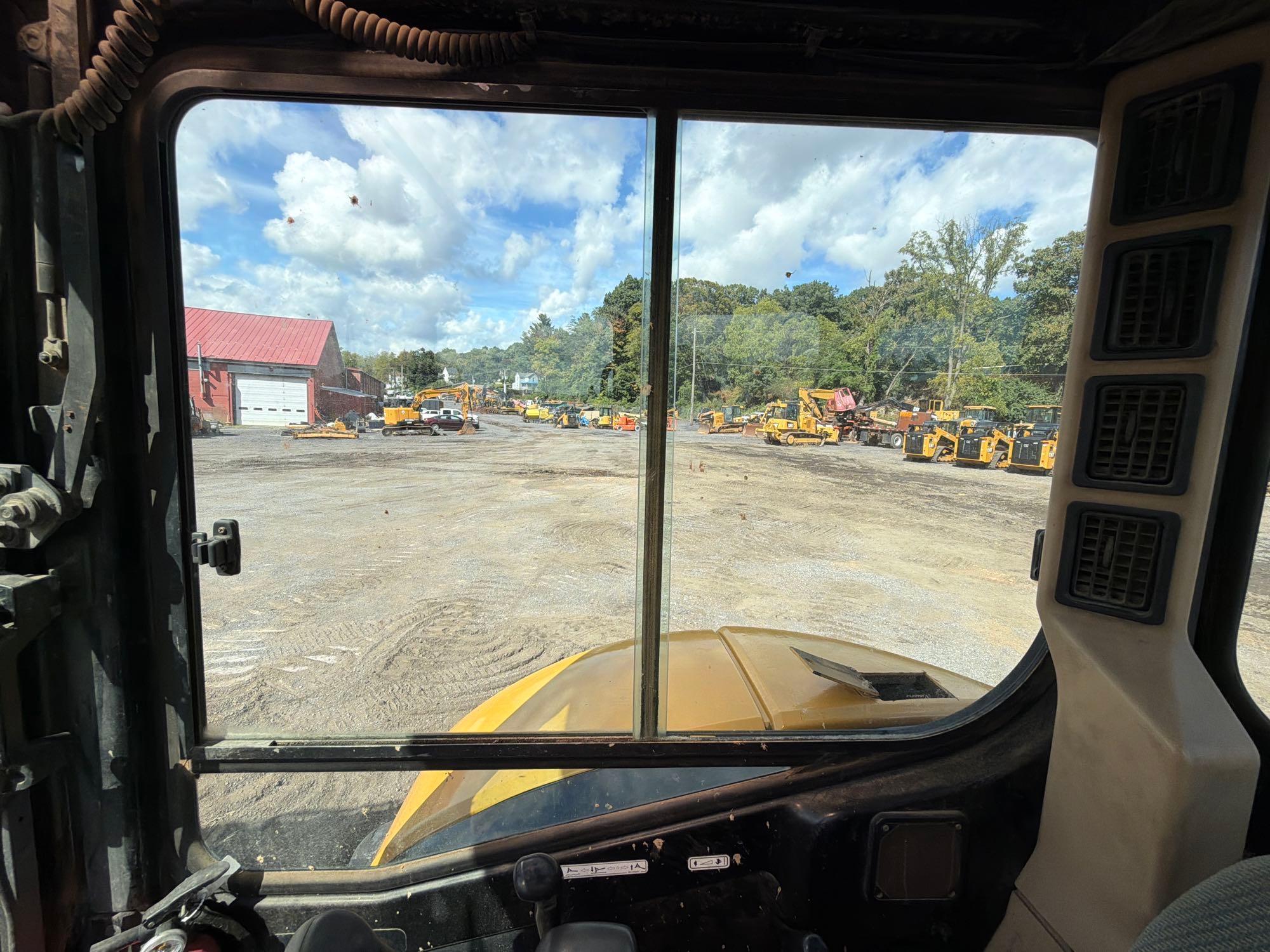 2005 Caterpillar 304